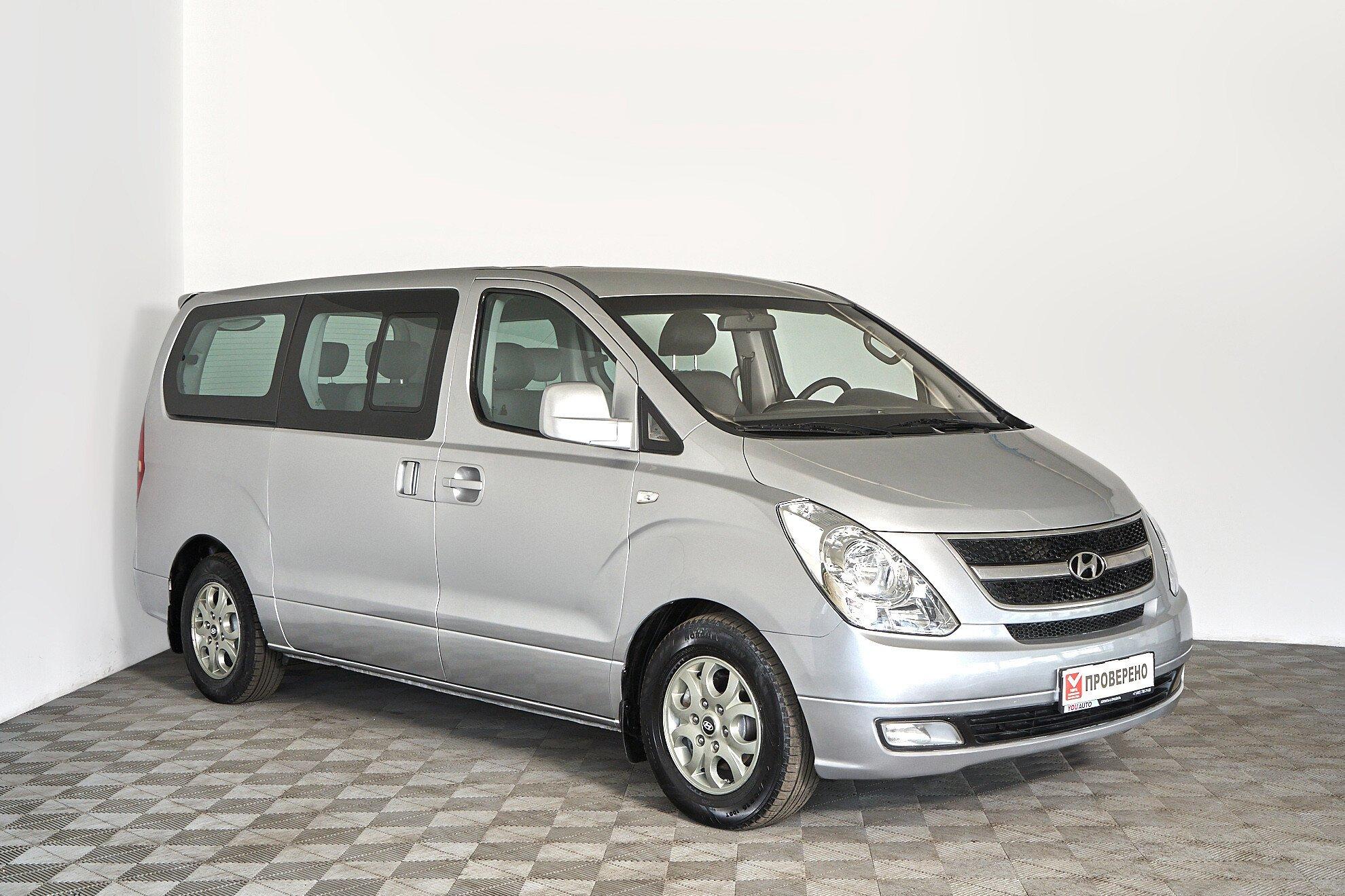 Hyundai Grand Starex 2012, серебряный
