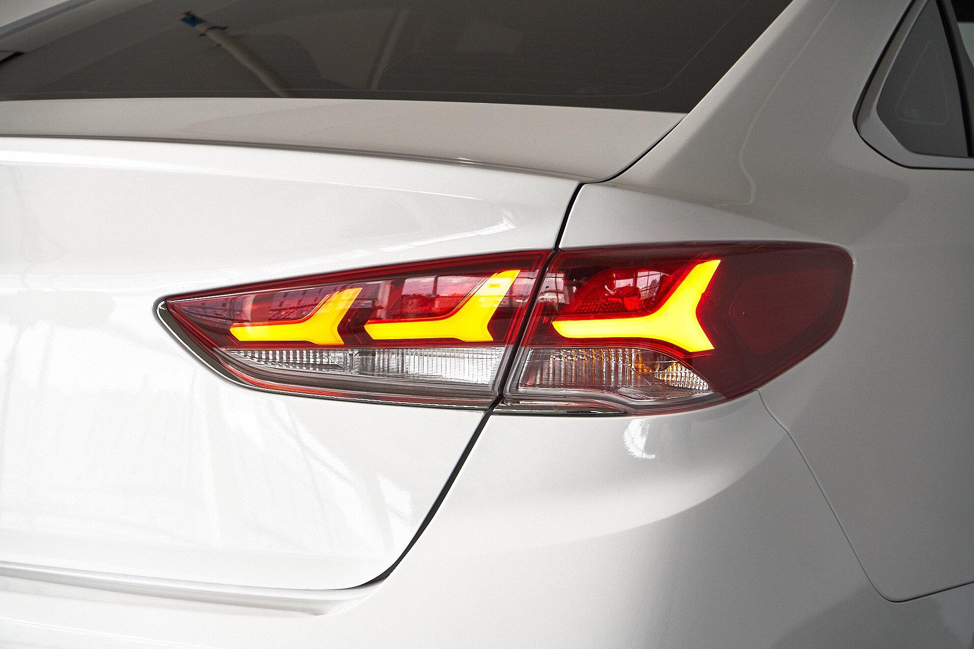 Hyundai Sonata 2018, белый