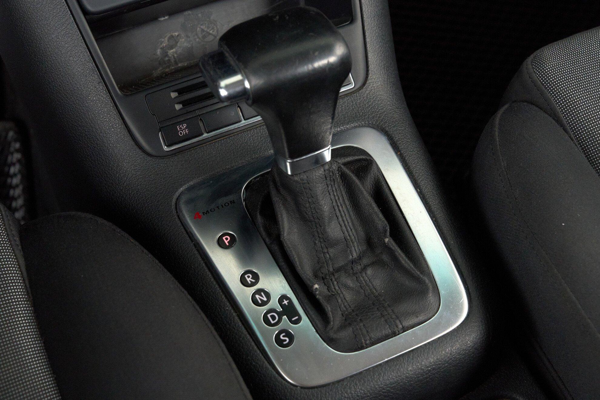 Volkswagen Tiguan 2008, черный