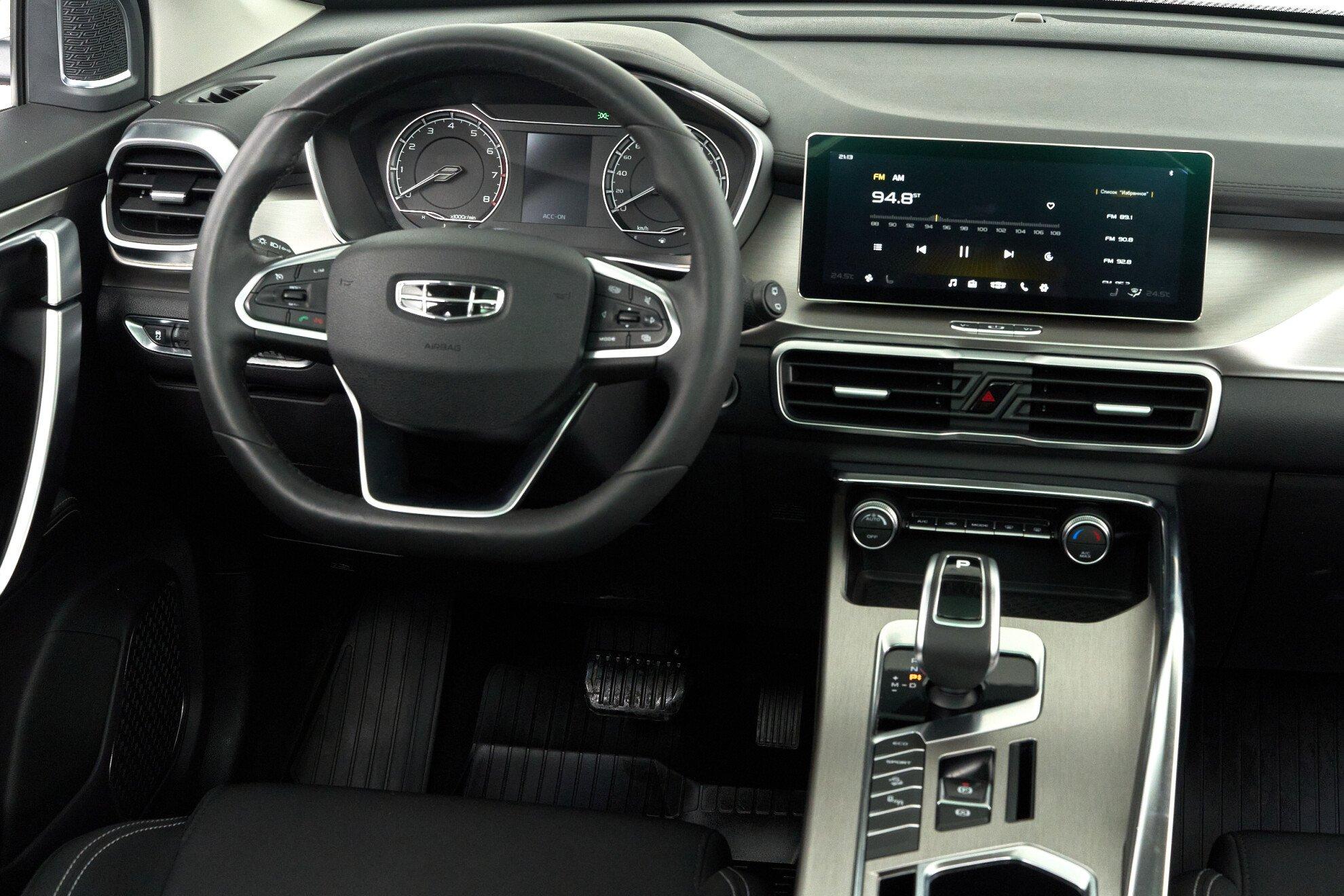 Geely Coolray 2020, серый