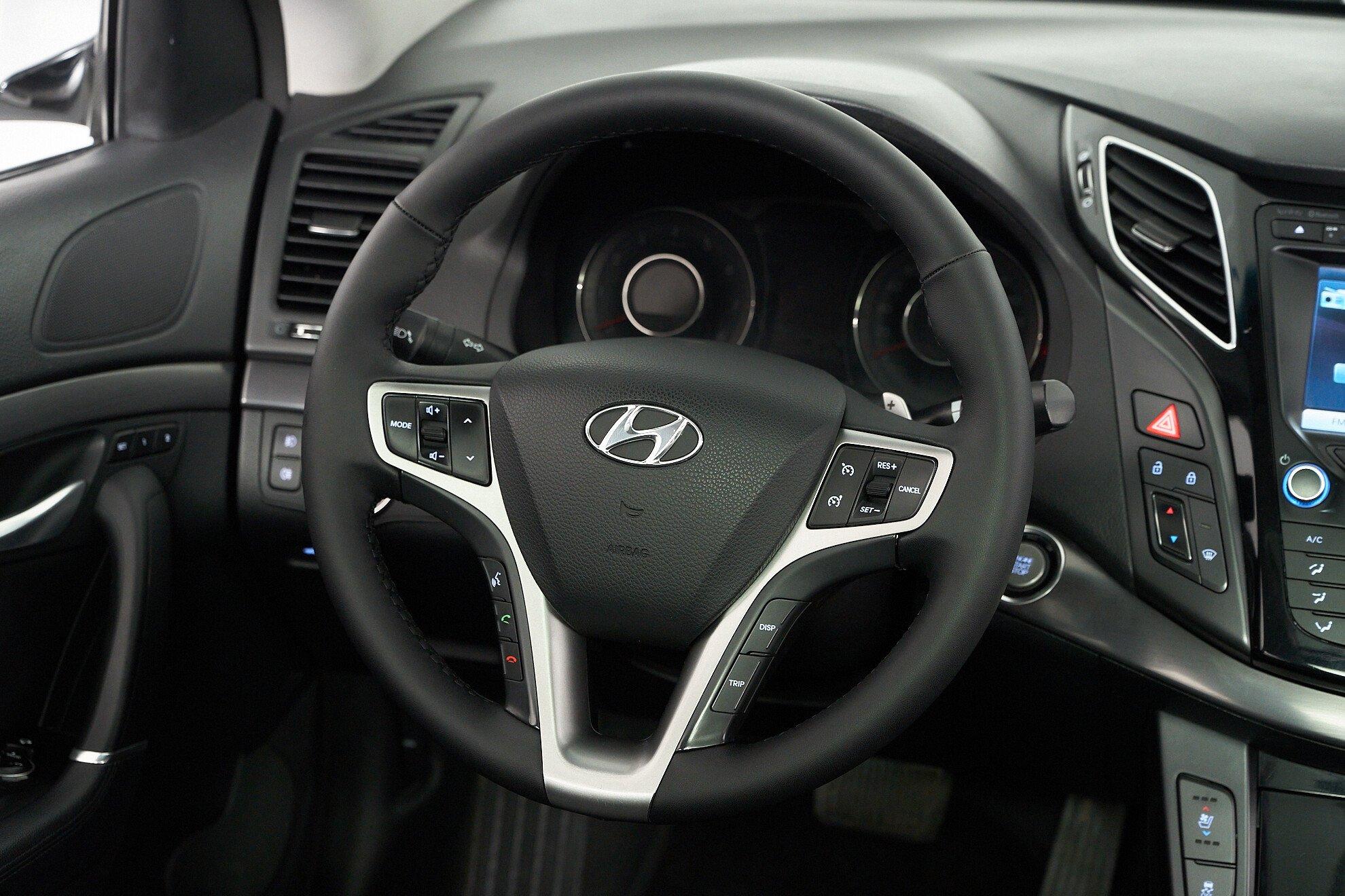Hyundai i40 2014, белый
