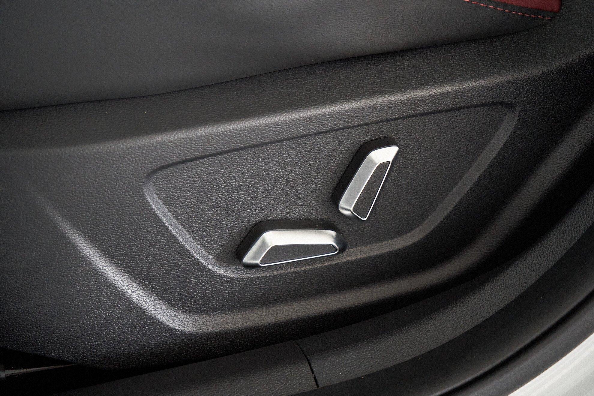 Geely Coolray 2022, белый