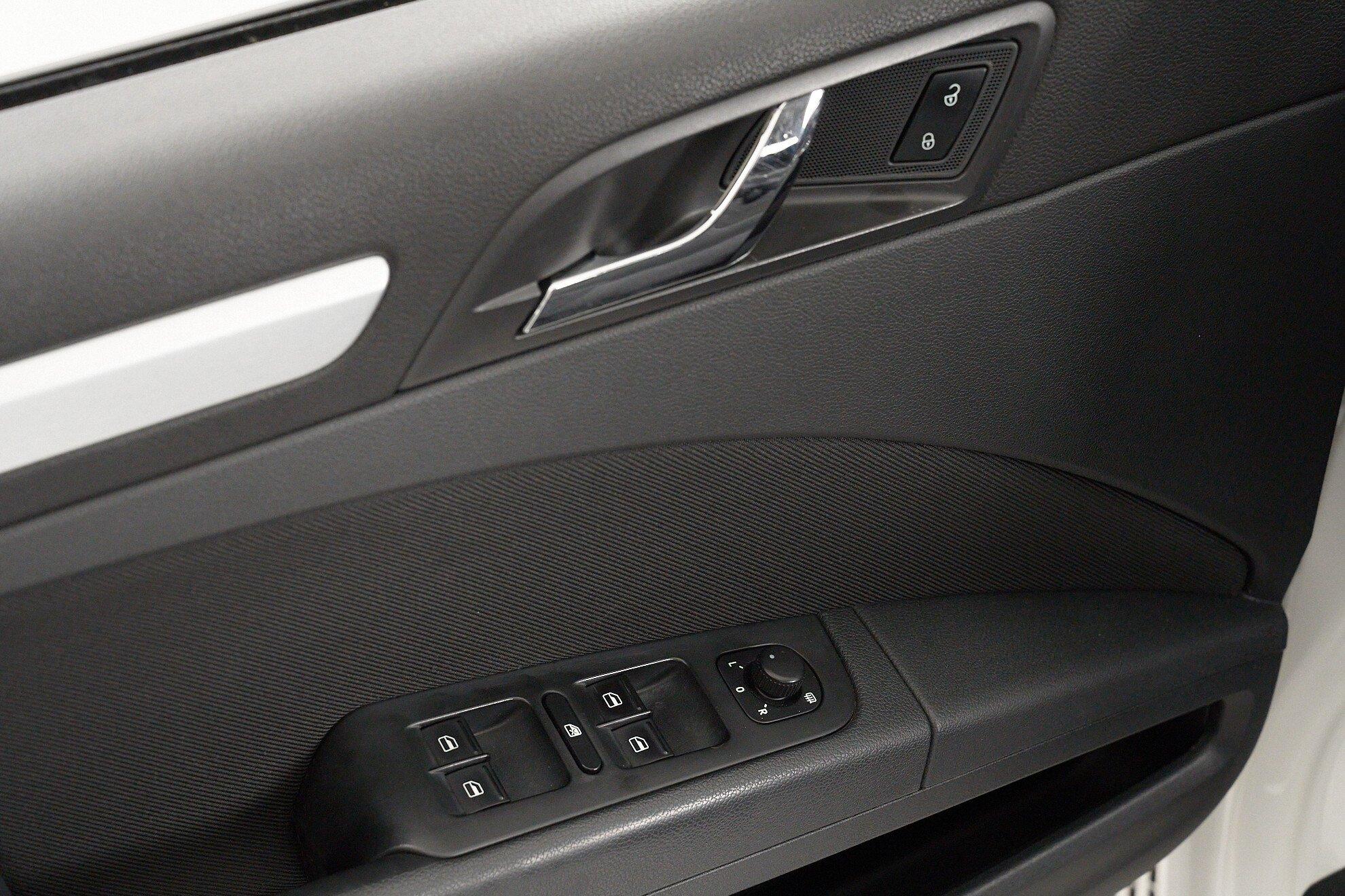 Skoda Superb 2013, белый