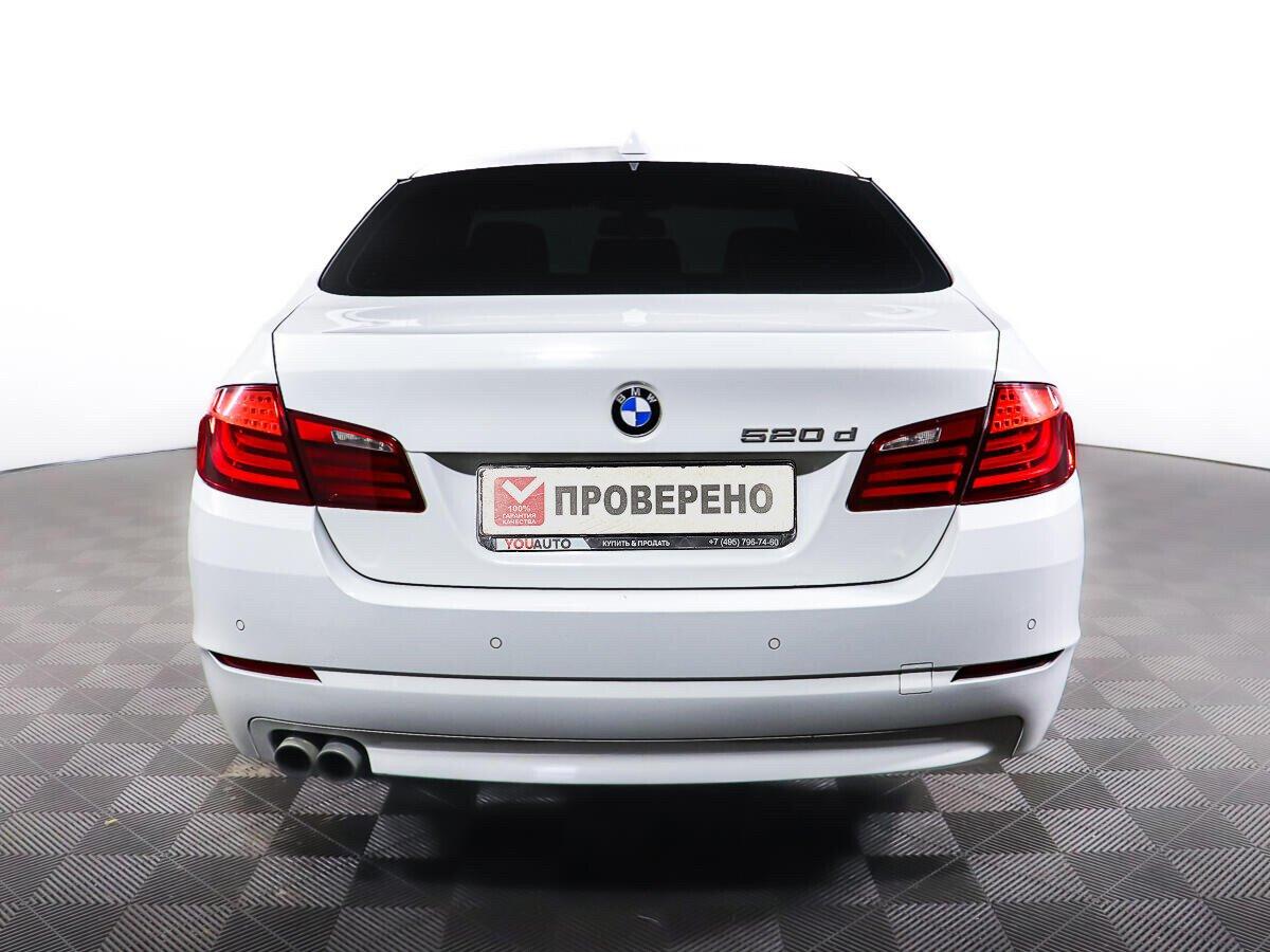BMW 5 серии 2012, белый