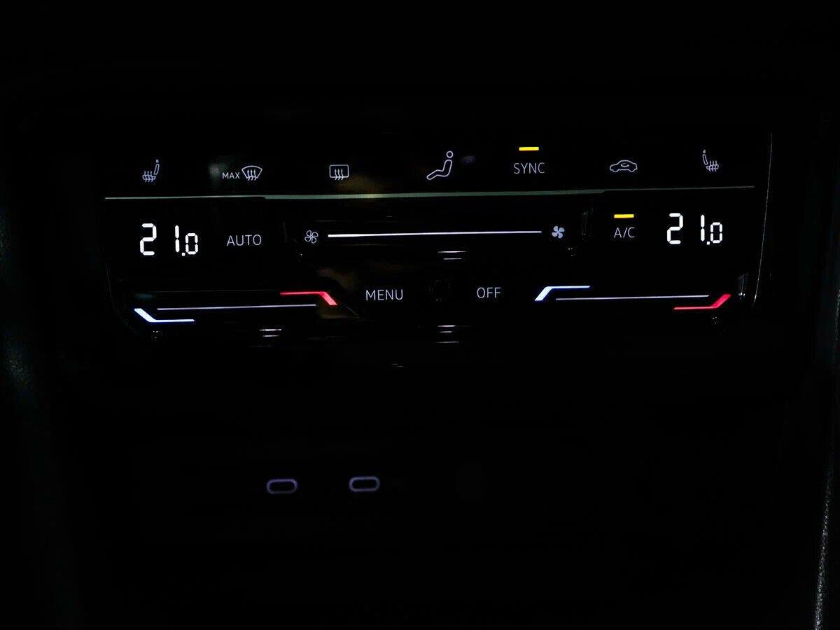 Volkswagen Tiguan 2021, синий