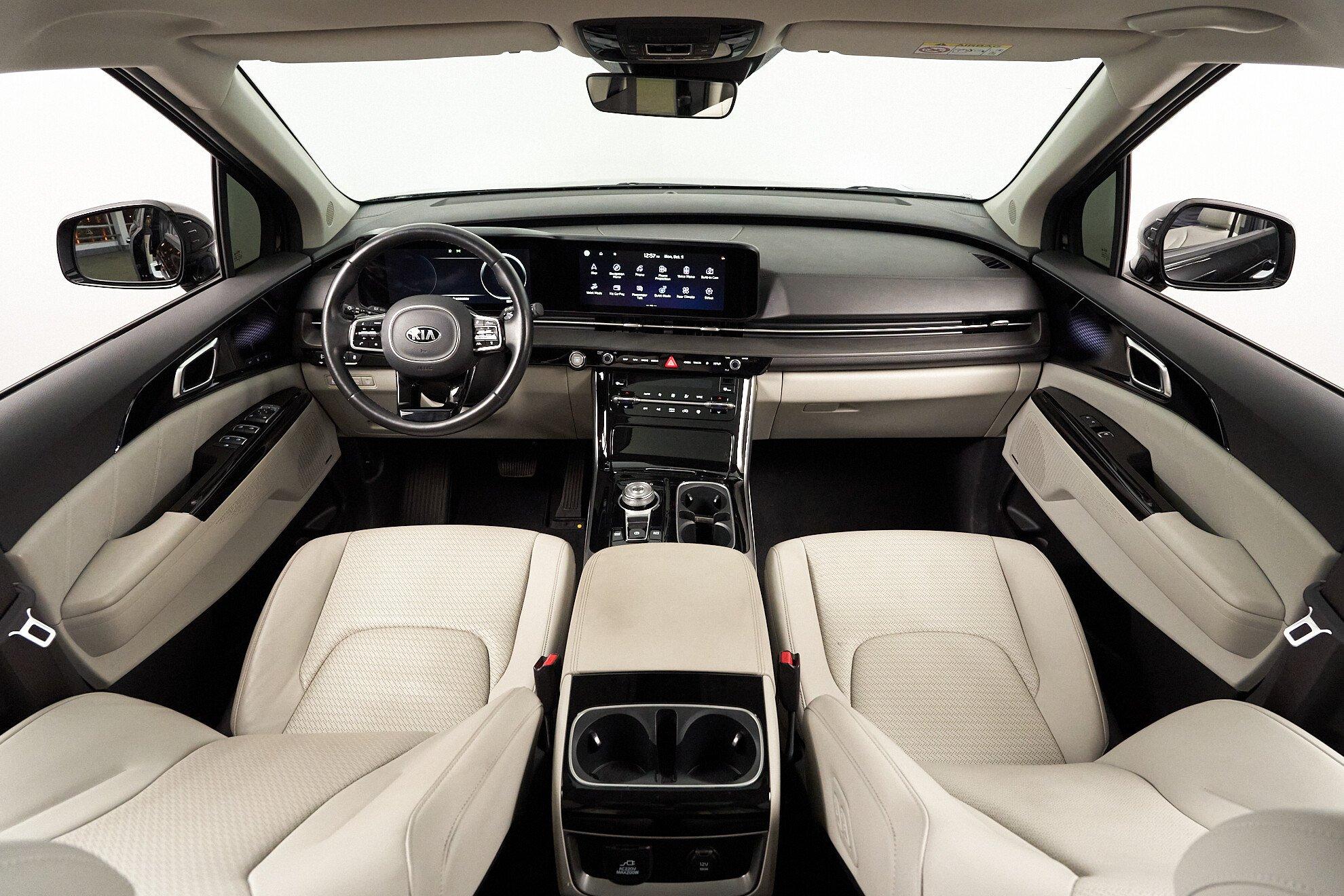 Kia Carnival 2022, черный