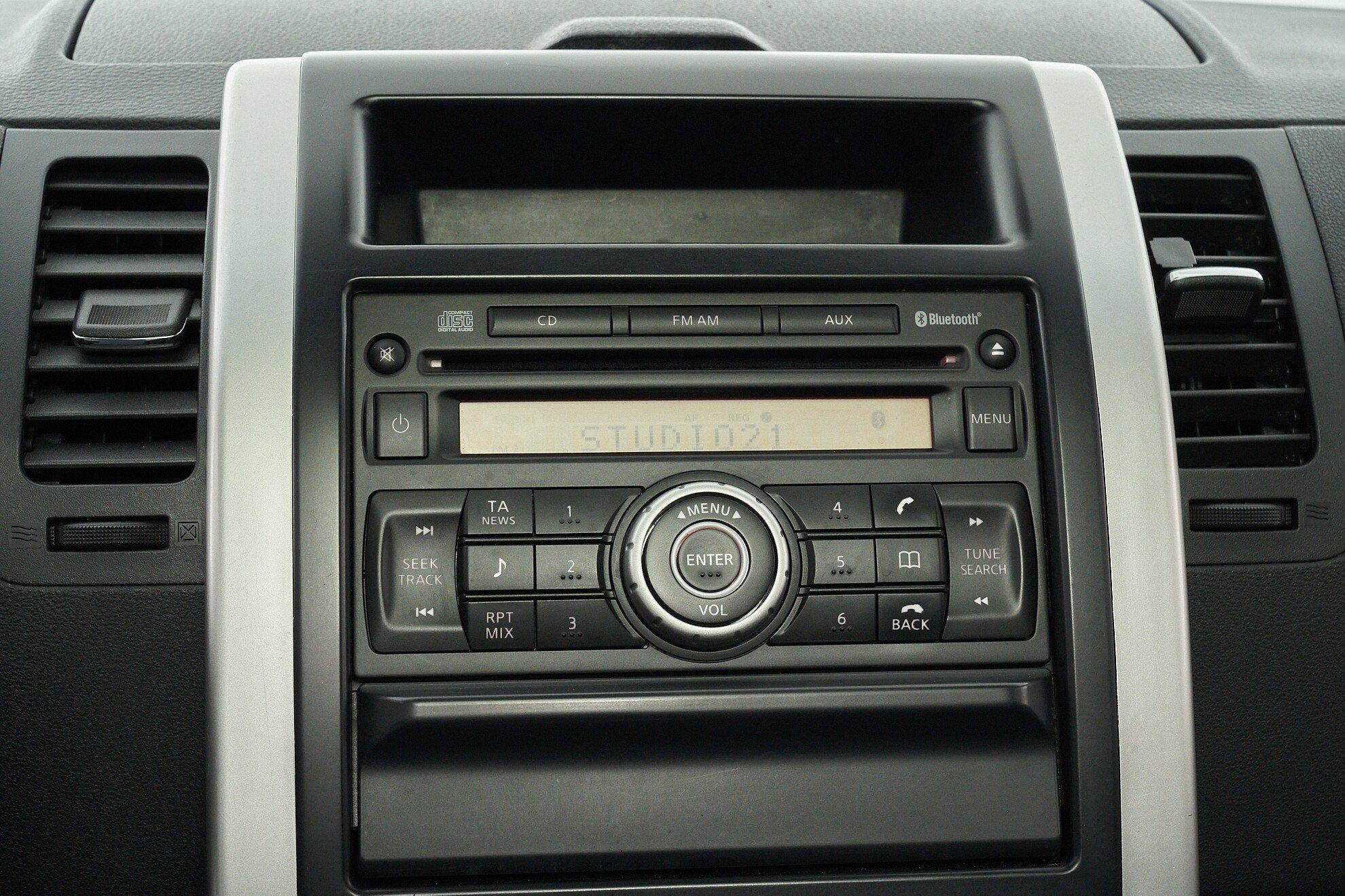 Nissan X-Trail 2011, белый