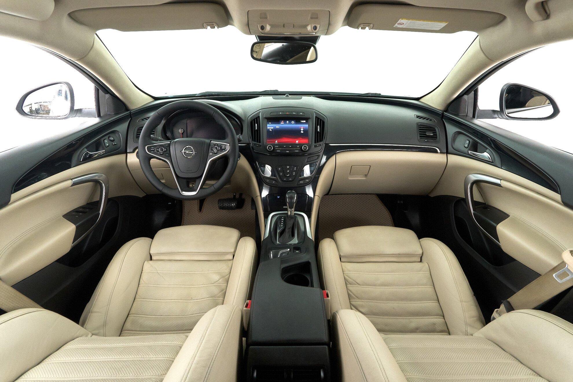 Opel Insignia 2014, белый
