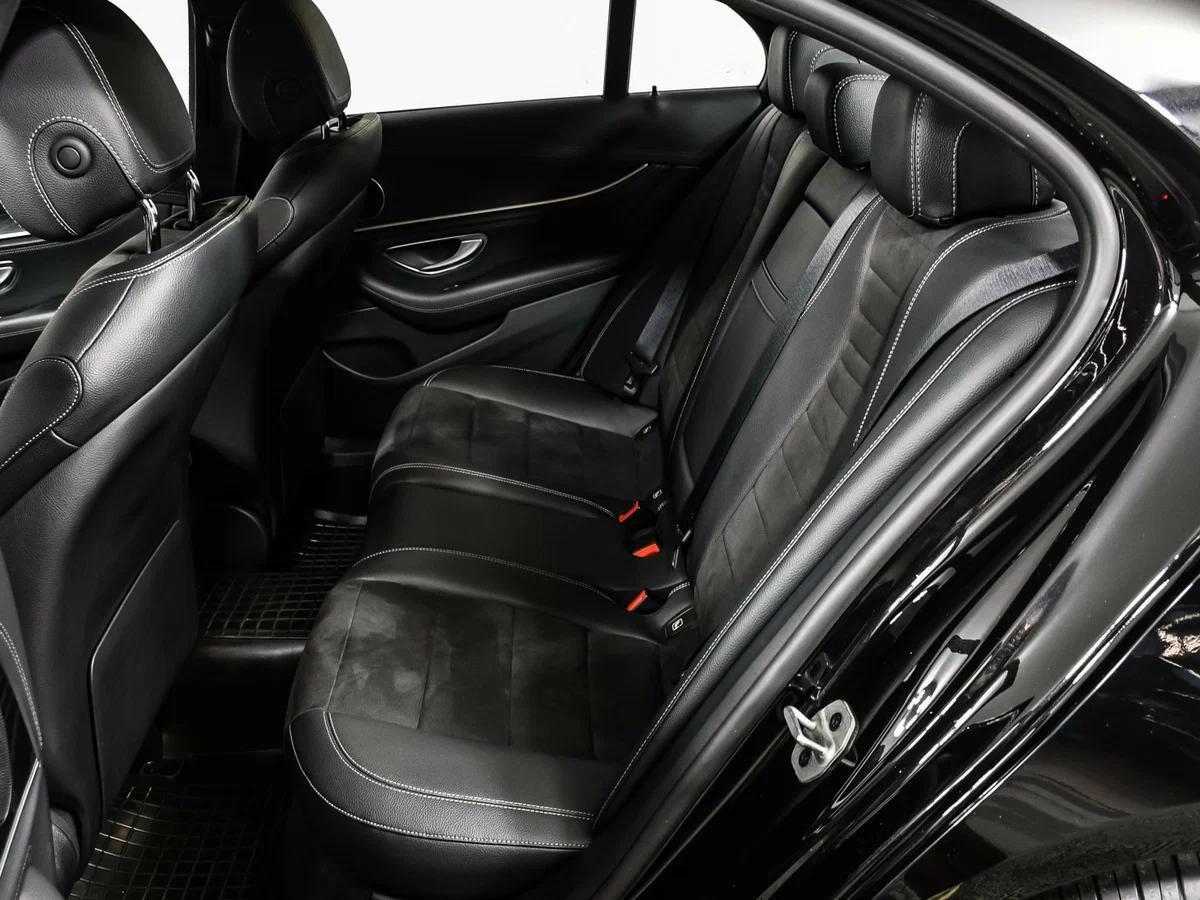 Mercedes-Benz E-Класс 2022, черный