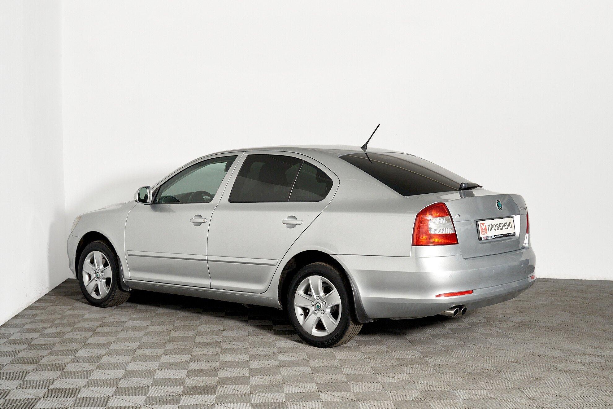 Skoda Octavia 2013, серебряный