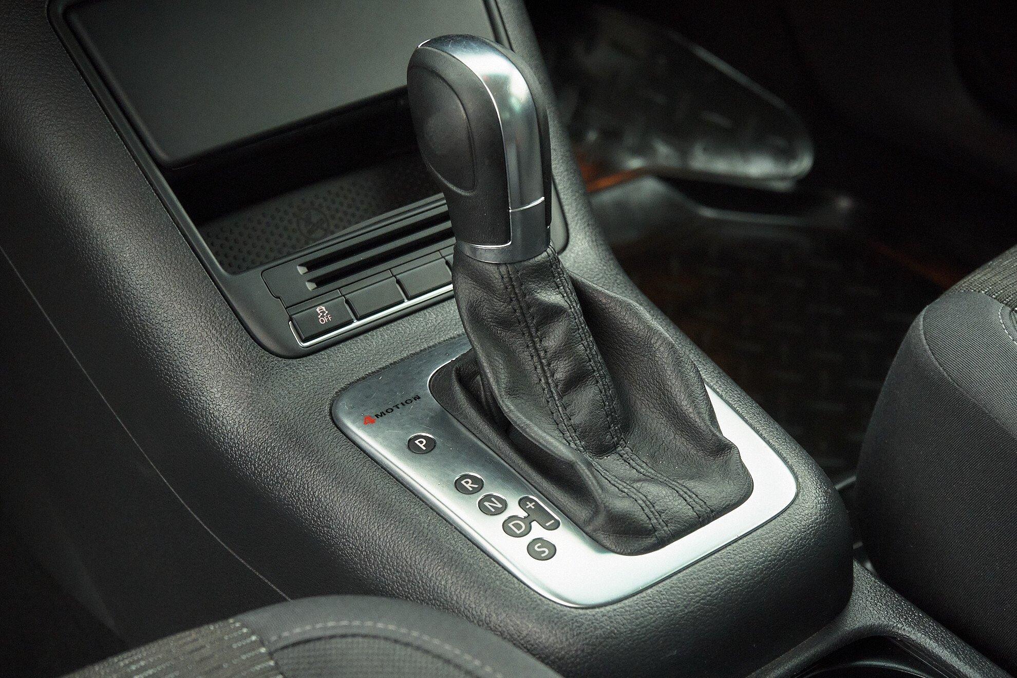 Volkswagen Tiguan 2014, серебряный