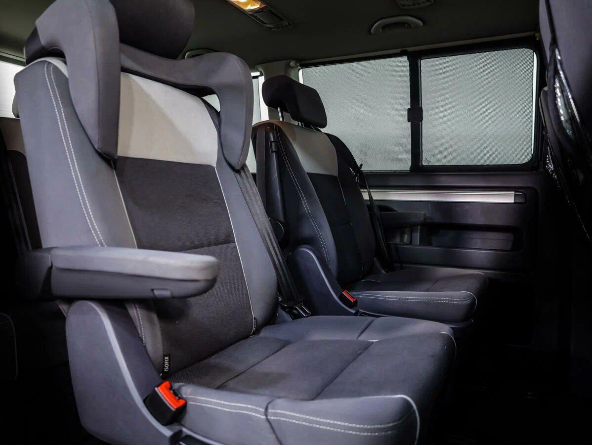 Volkswagen Multivan 2013, белый
