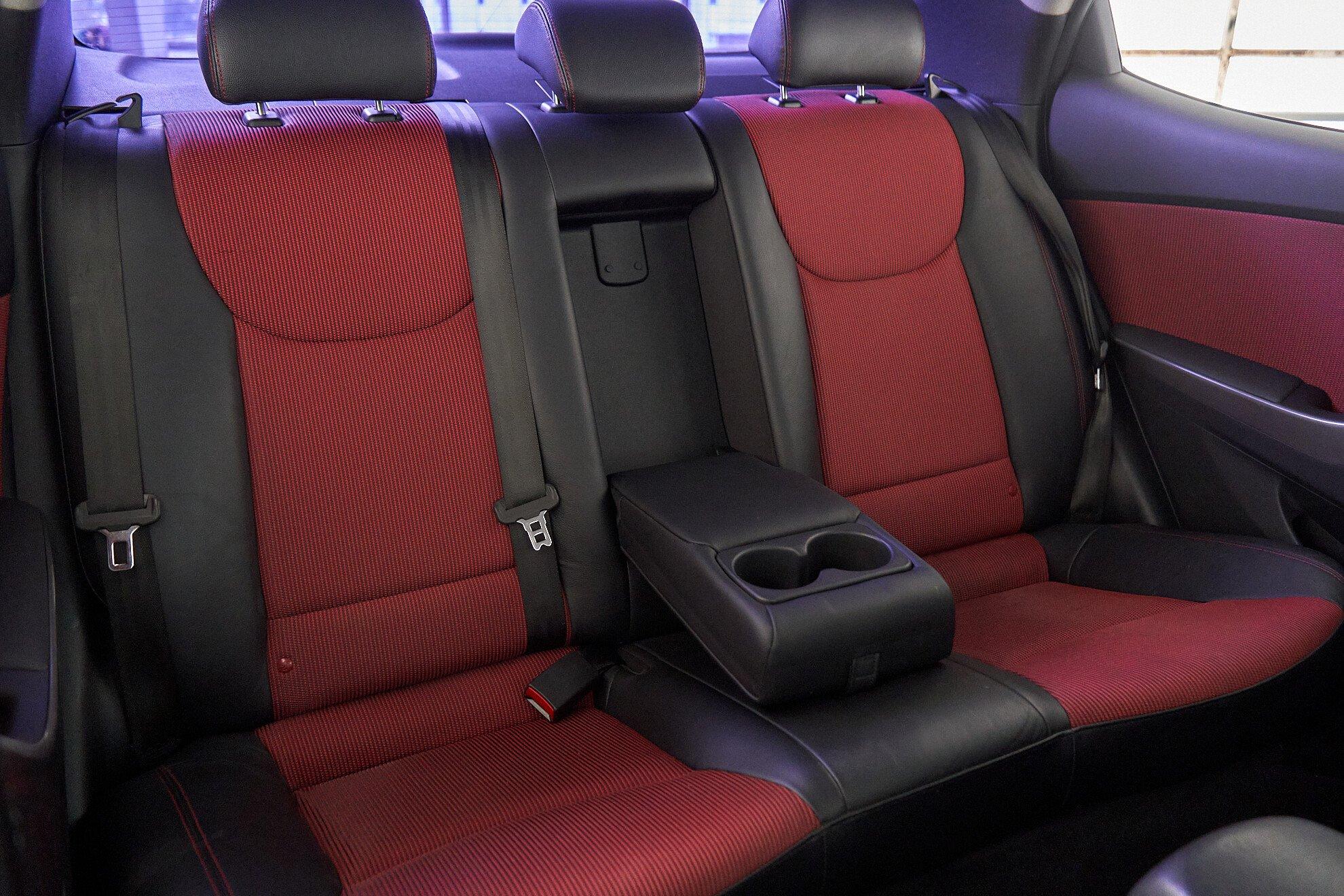 Hyundai Elantra 2012, серый