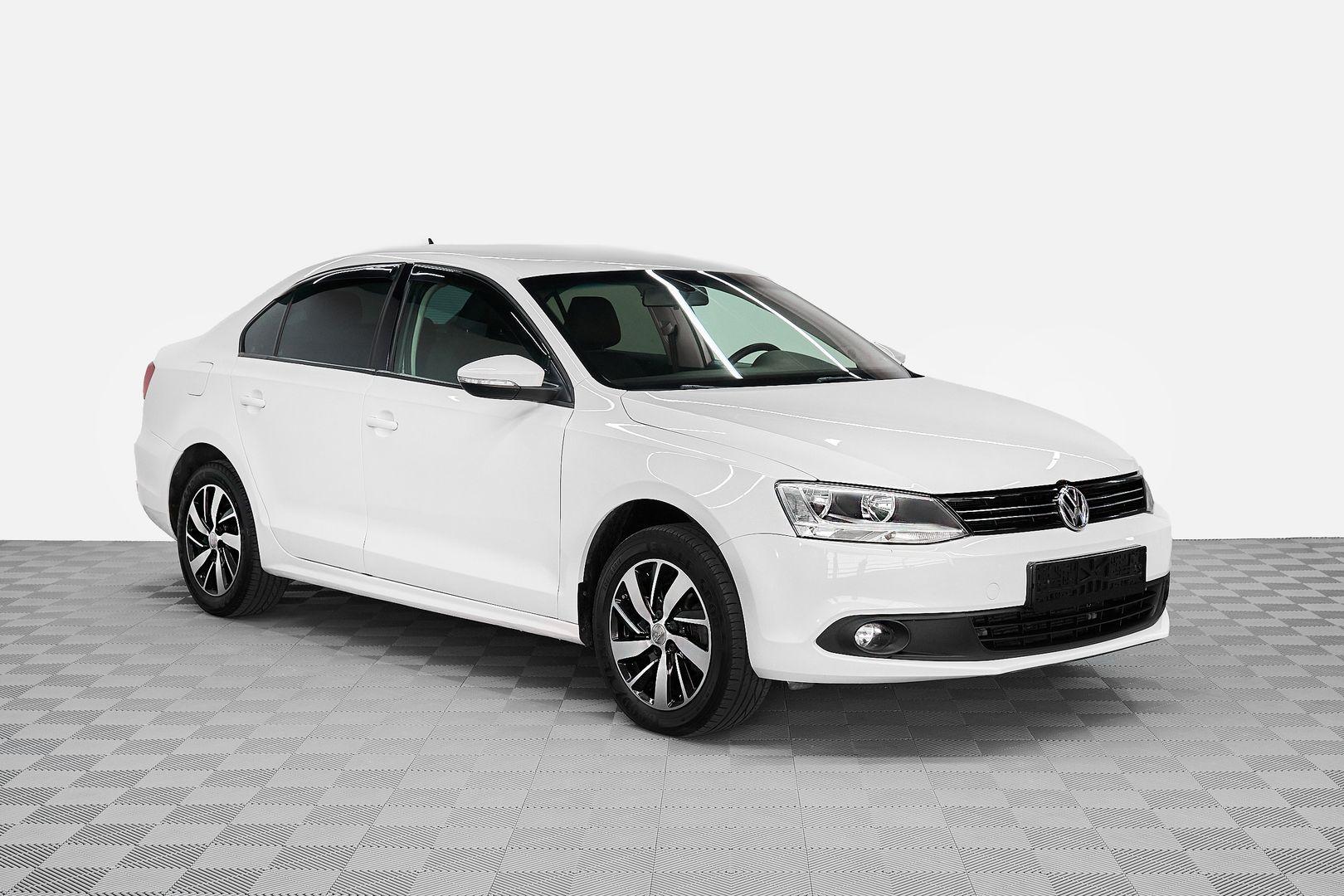 Volkswagen Jetta 2012, белый