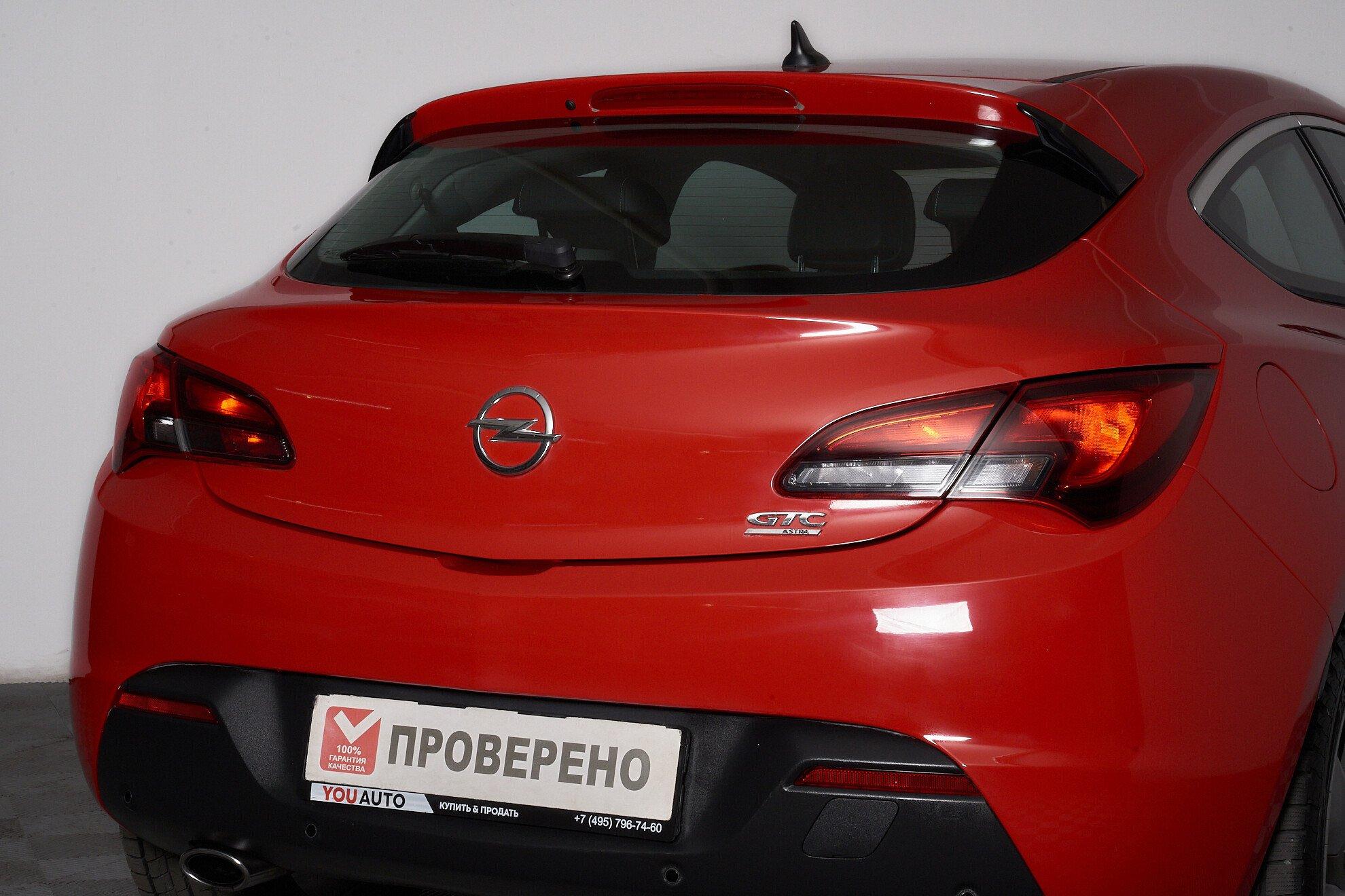 Opel Astra 2013, красный