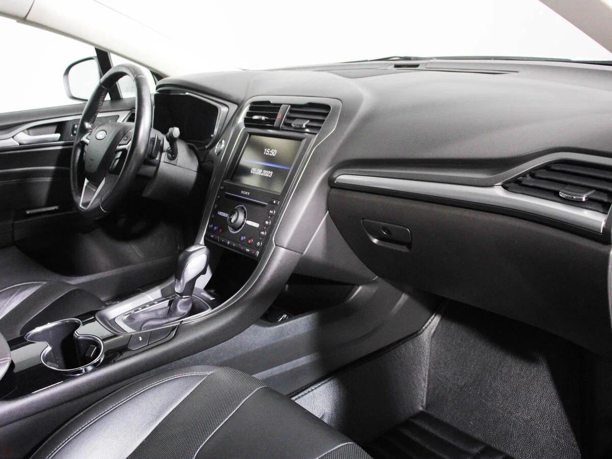 Ford Mondeo 2015, белый
