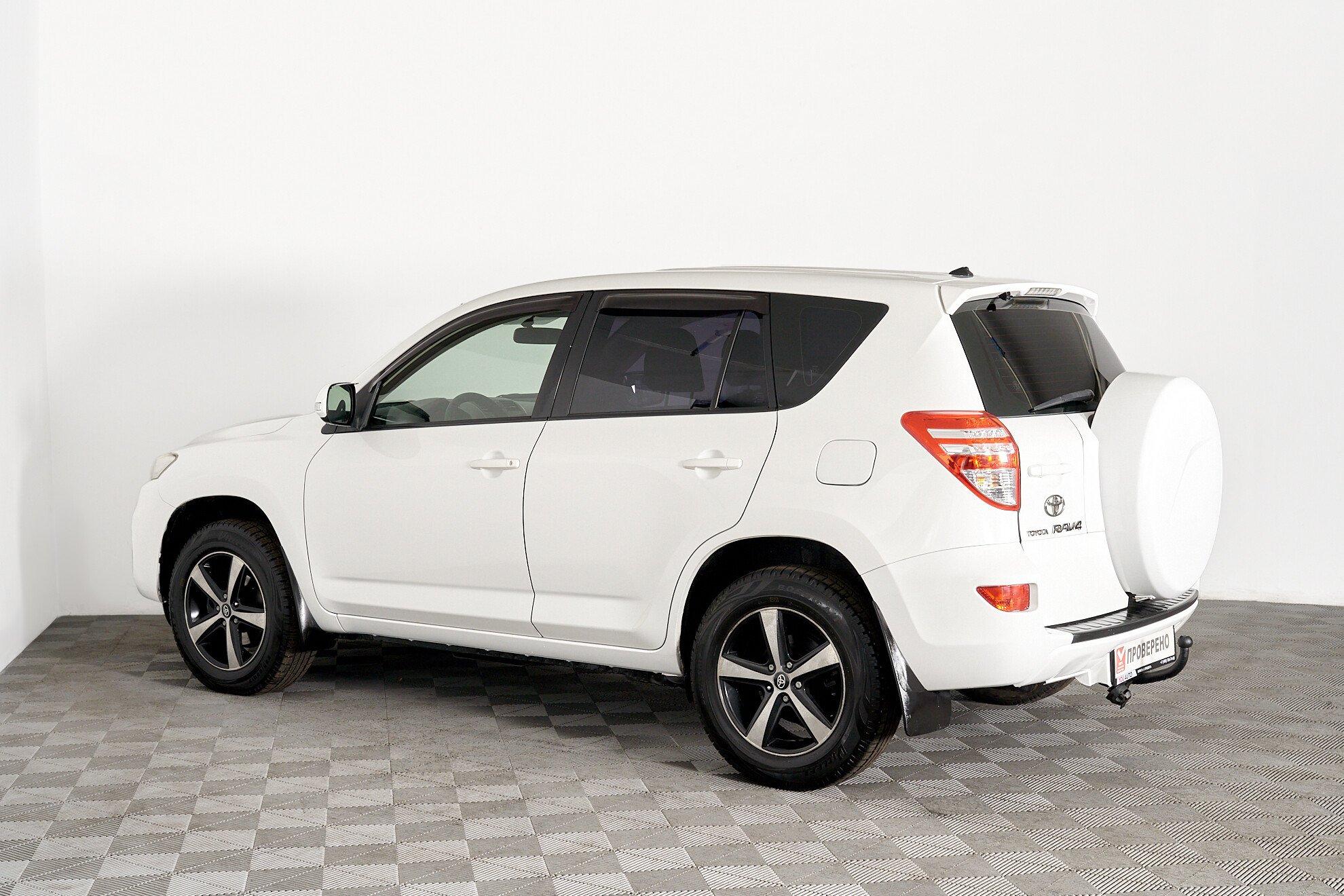 Toyota RAV4 2012, белый
