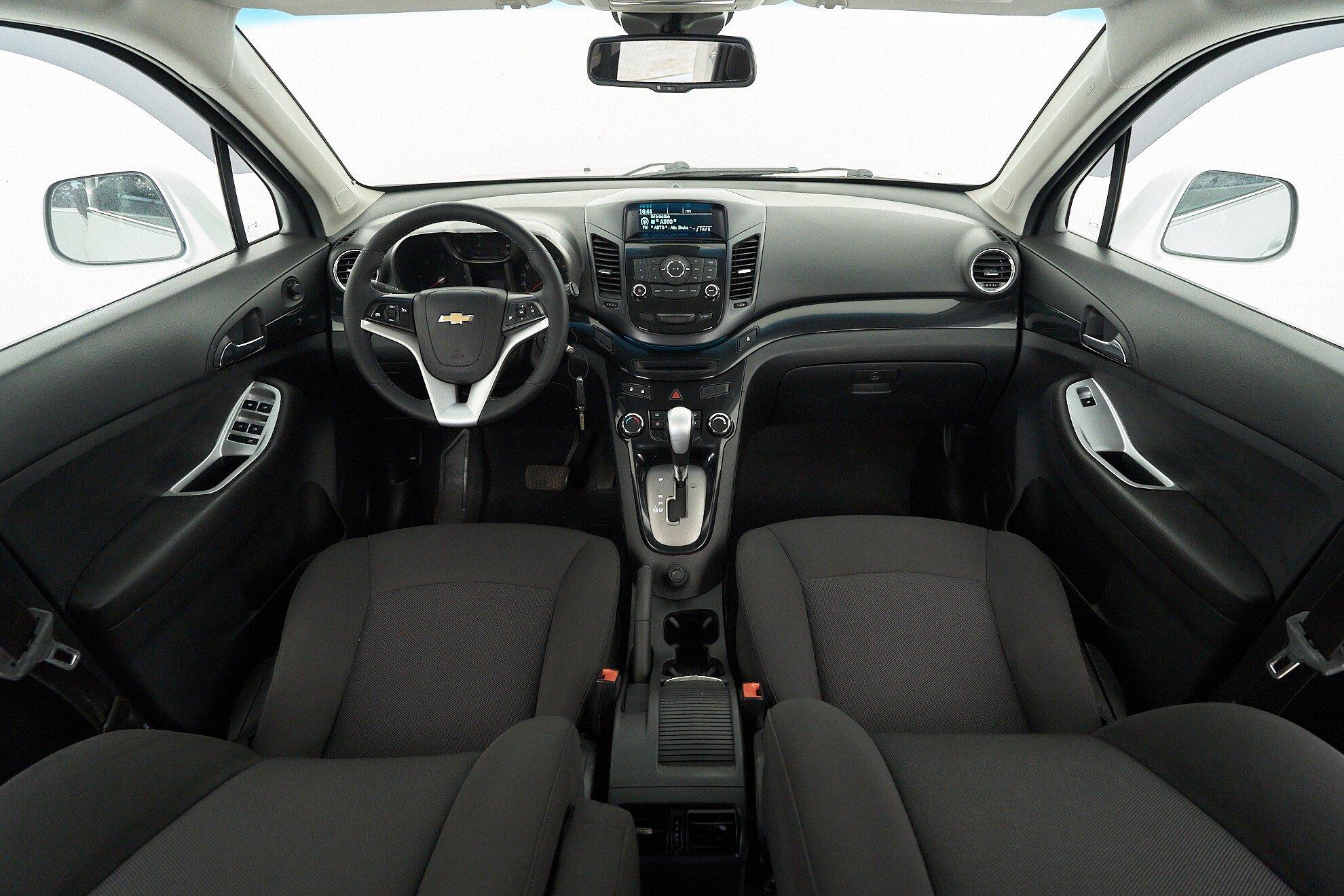 Chevrolet Orlando 2013, белый