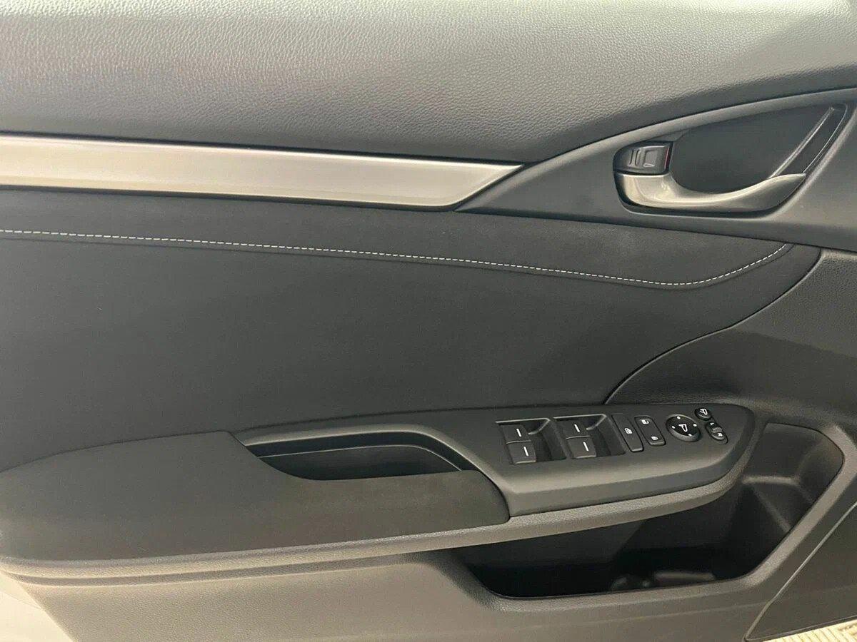 Honda Civic 2019, серебряный