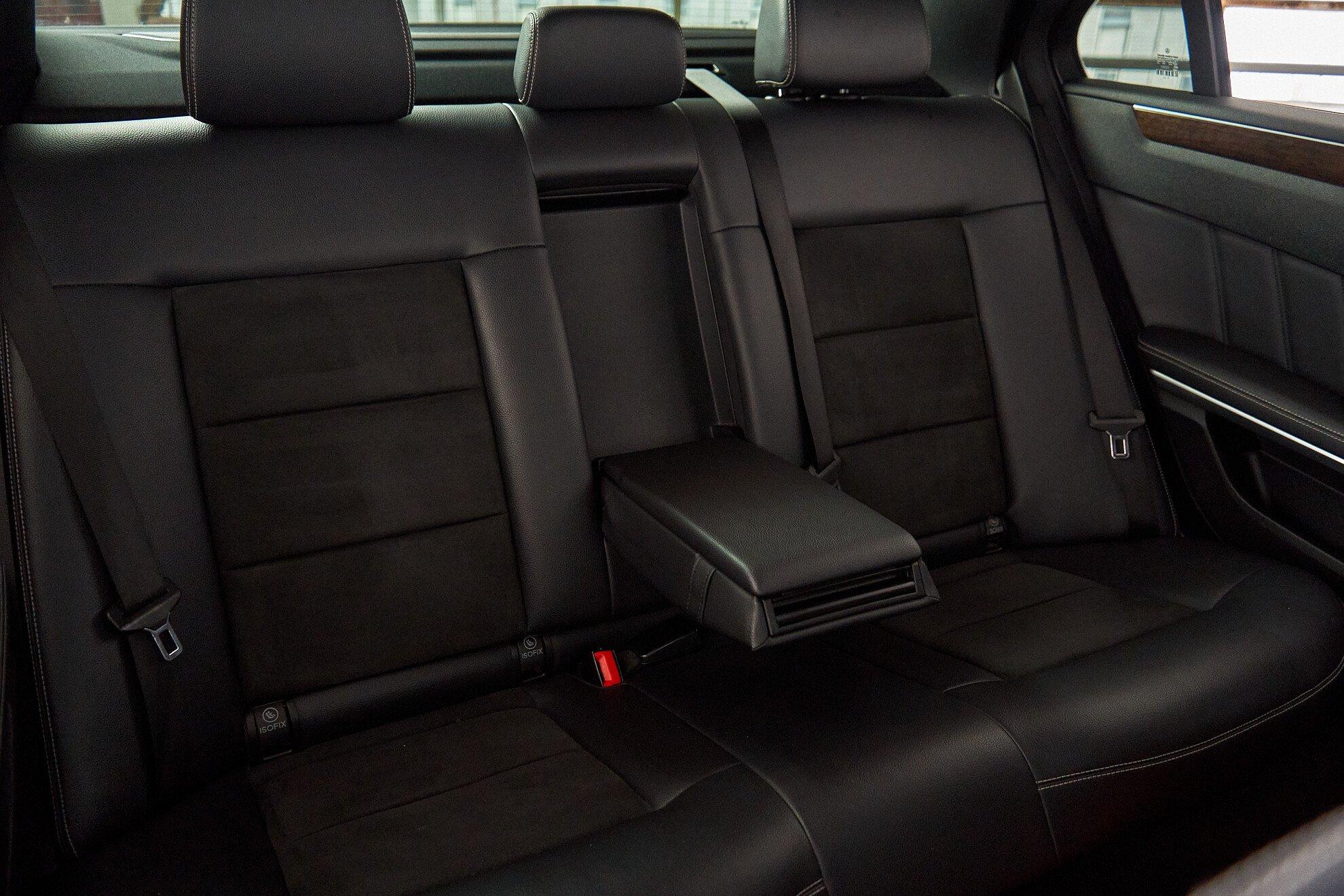 Mercedes-Benz E-Класс 2011, черный