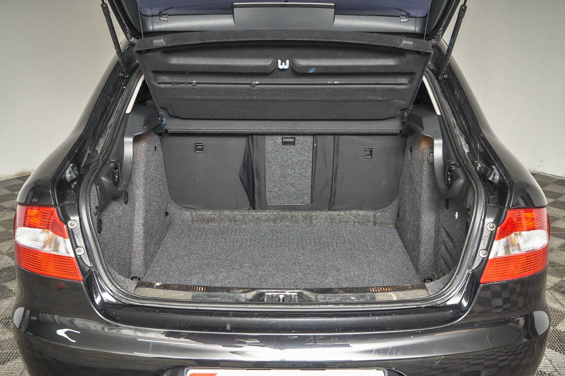 Skoda Superb 2009, черный