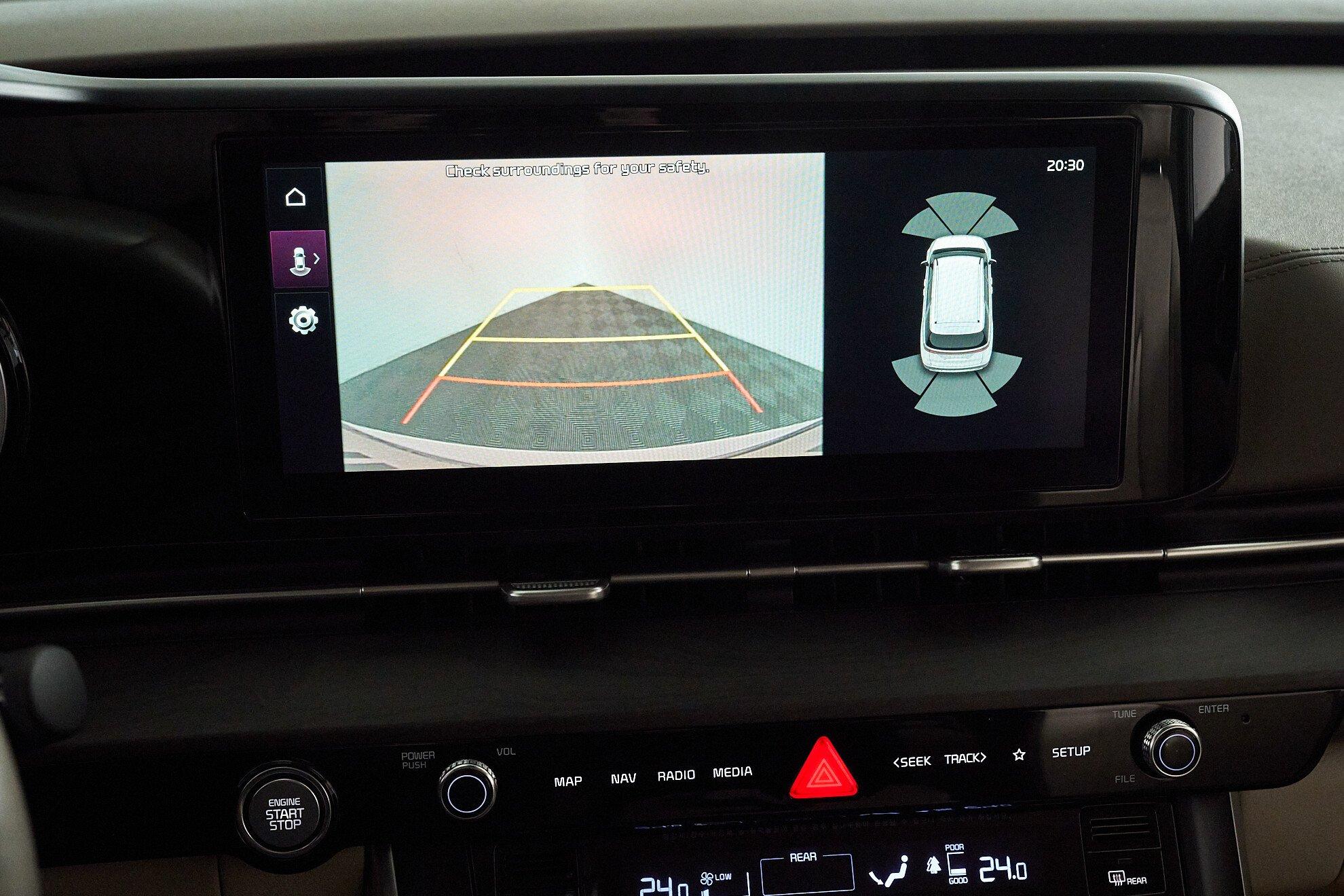 Kia Carnival 2021, белый