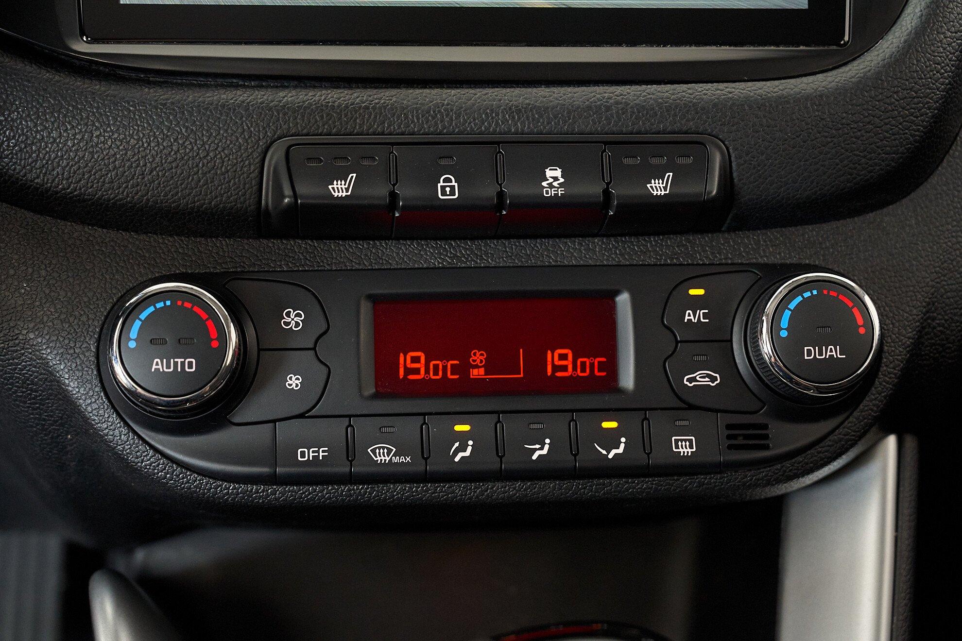 Kia Ceed 2018, красный