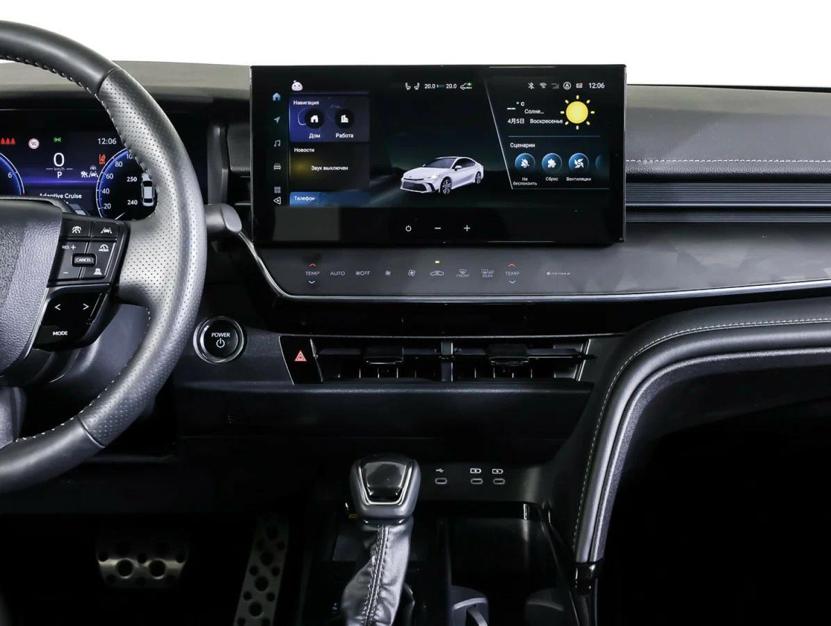 Toyota Camry 2024, белый