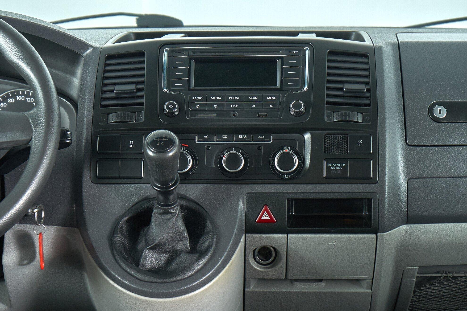 Volkswagen Caravelle 2012, синий