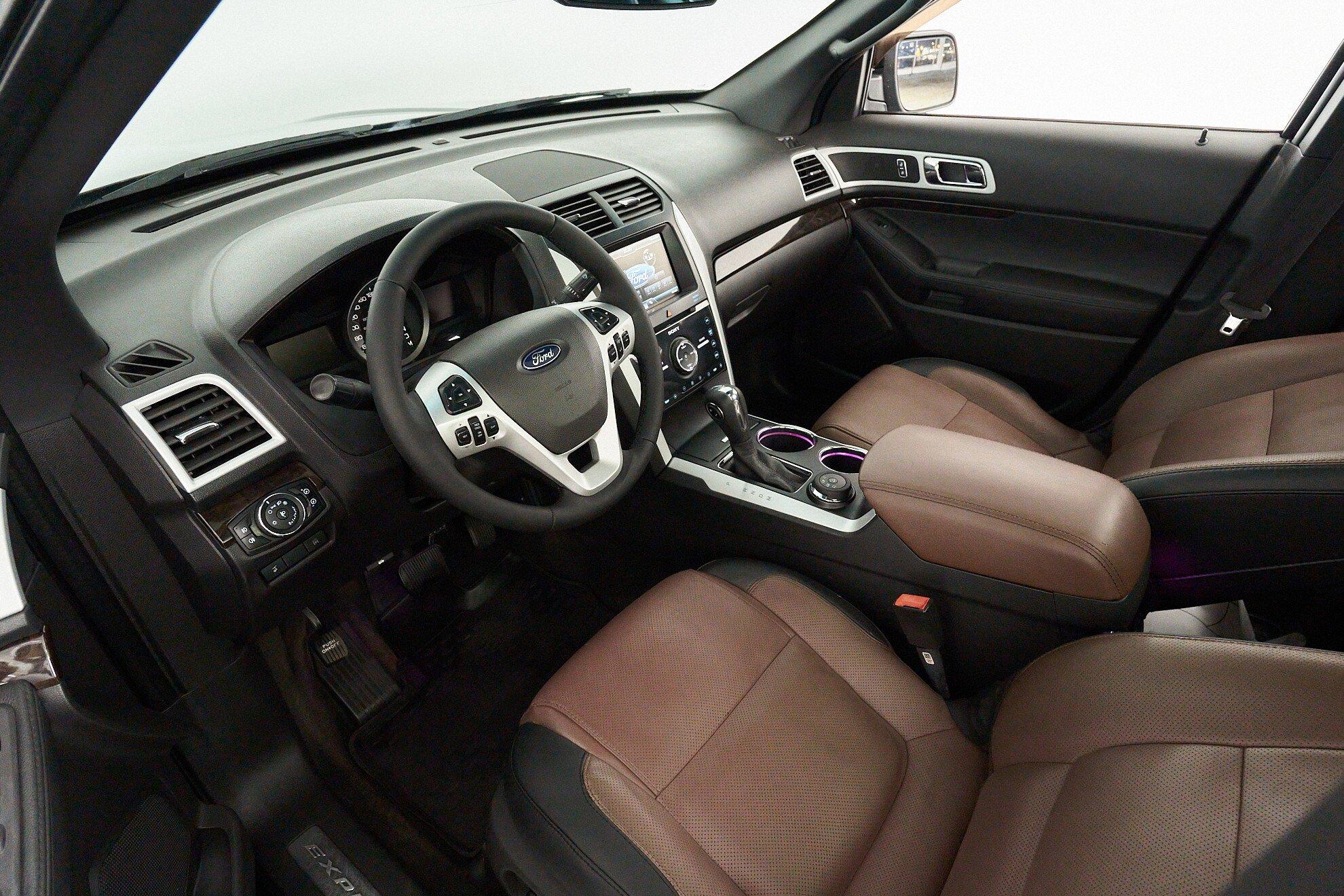 Ford Explorer 2014, черный