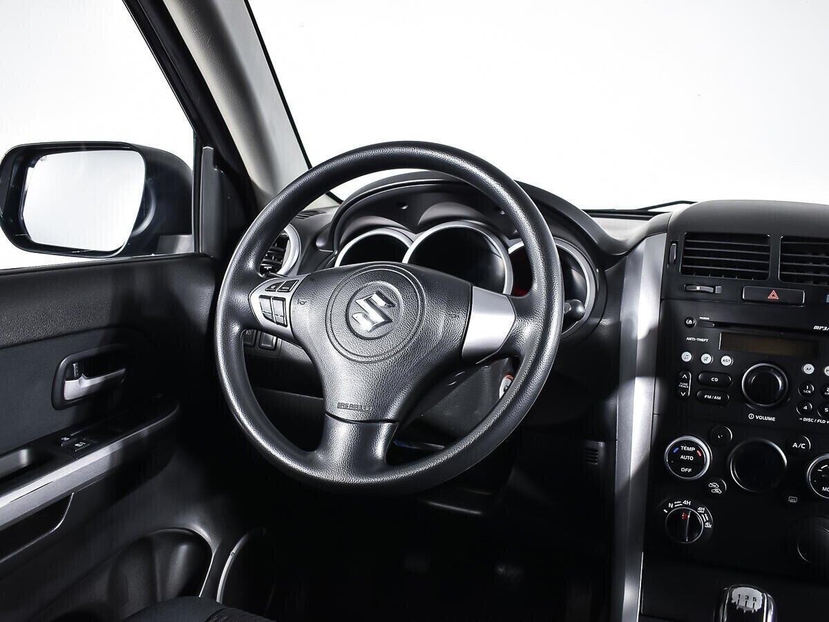 Suzuki Grand Vitara 2014, серый