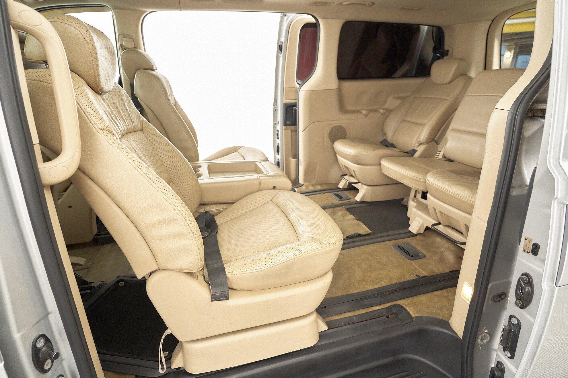 Hyundai Grand Starex 2008, серебряный