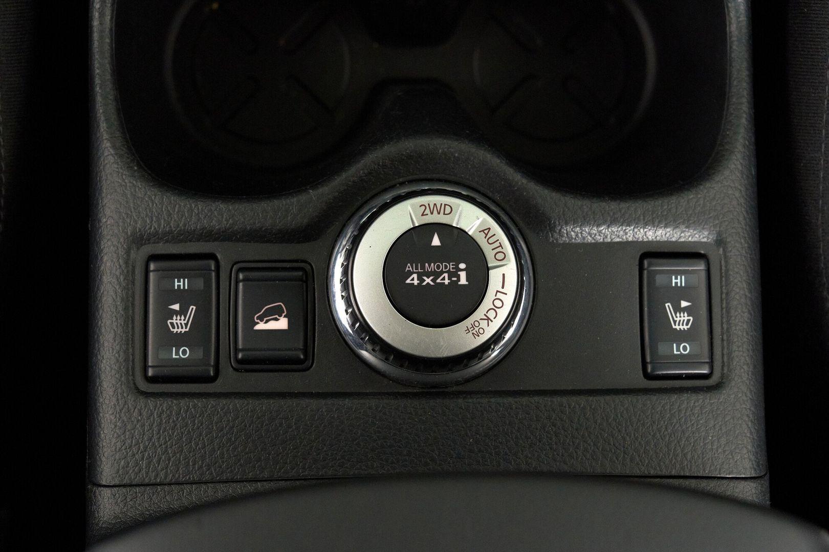 Nissan X-Trail 2016, черный