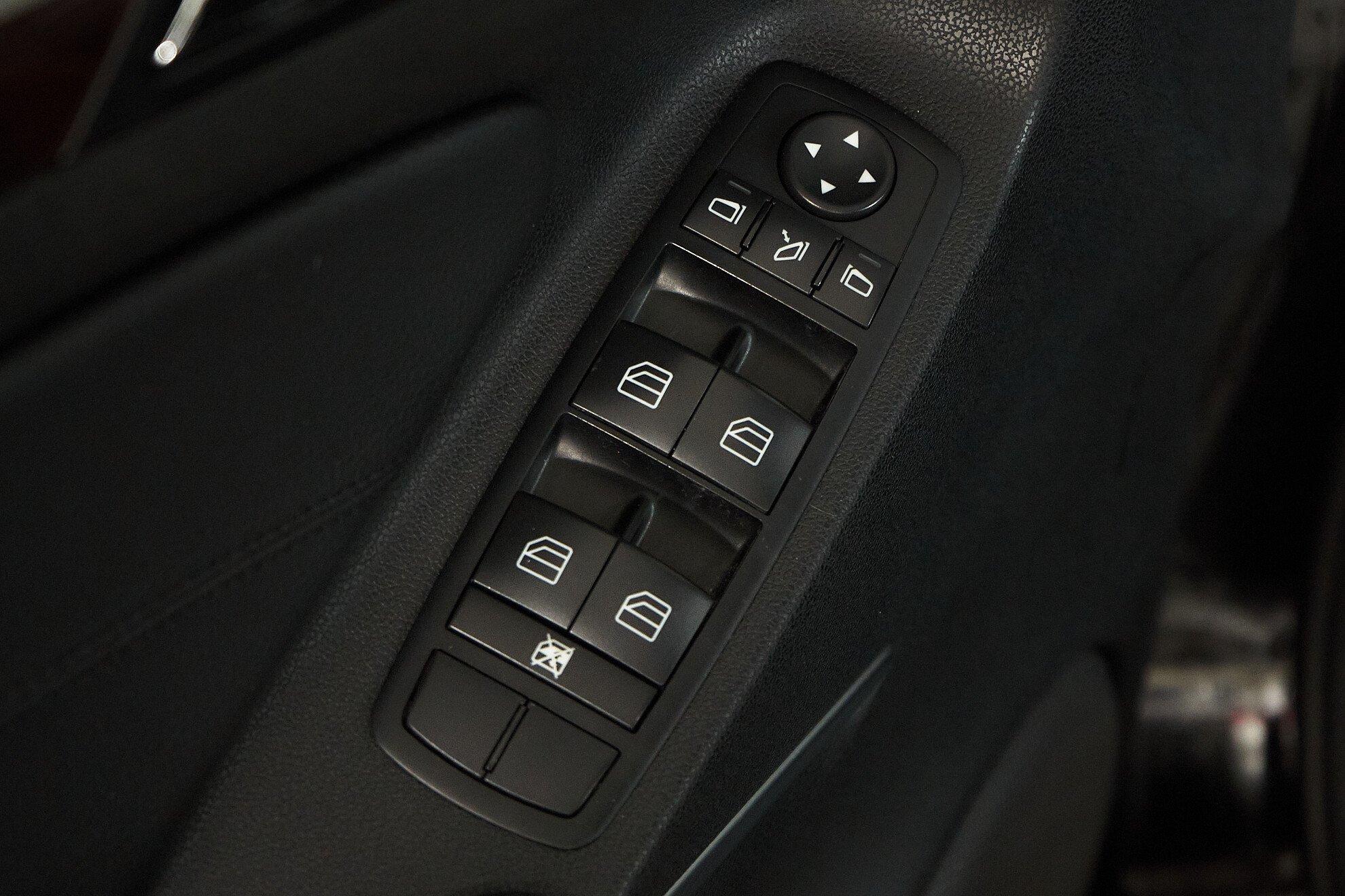 Mercedes-Benz M-Класс 2008, черный