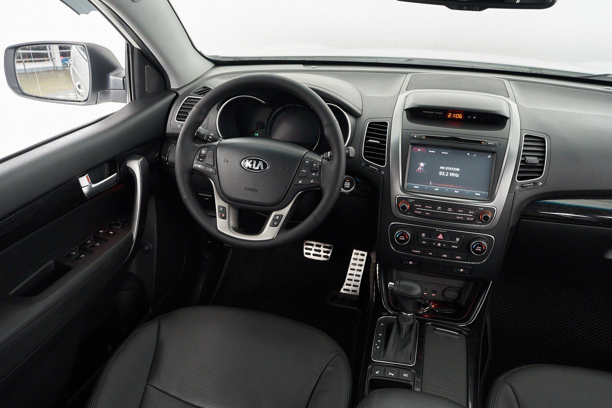 Kia Sorento 2015, белый