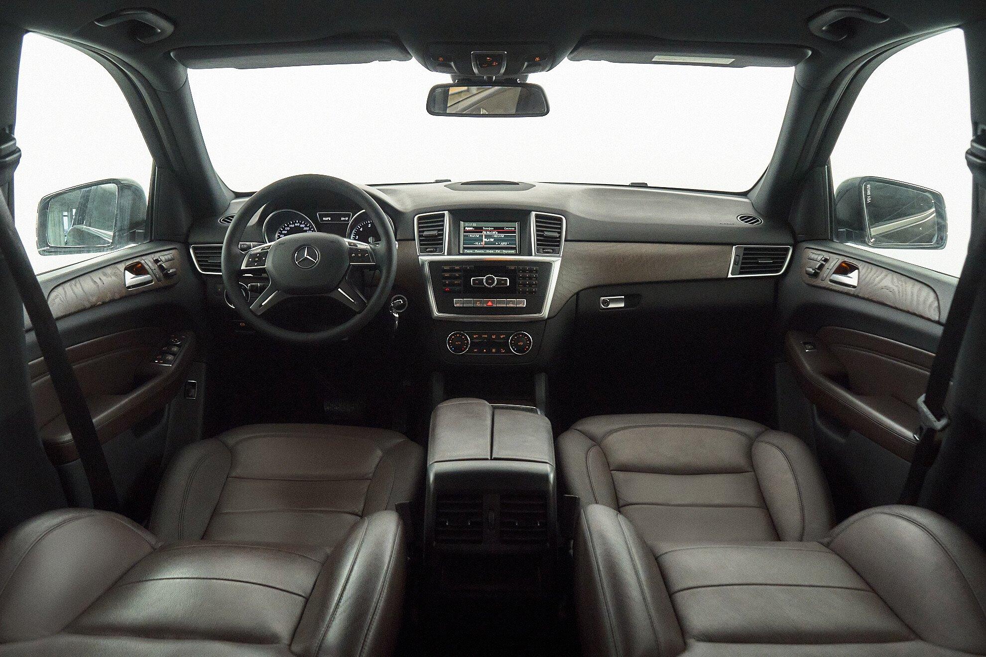 Mercedes-Benz M-Класс 2014, черный