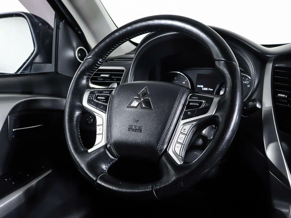 Mitsubishi Pajero Sport 2021, черный