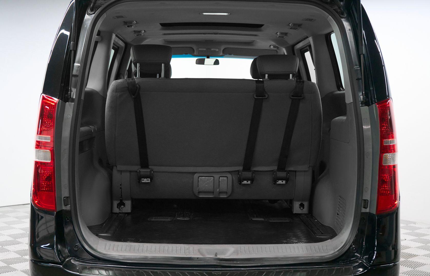 Hyundai Grand Starex 2011, черный