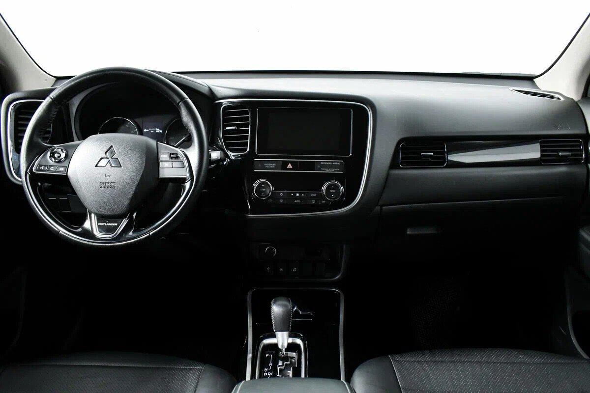 Mitsubishi Outlander 2019, коричневый