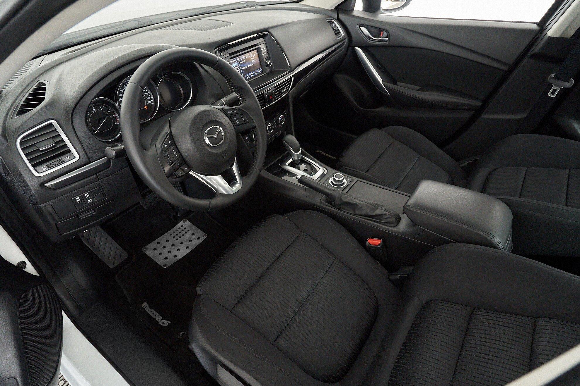 Mazda 6 2013, белый