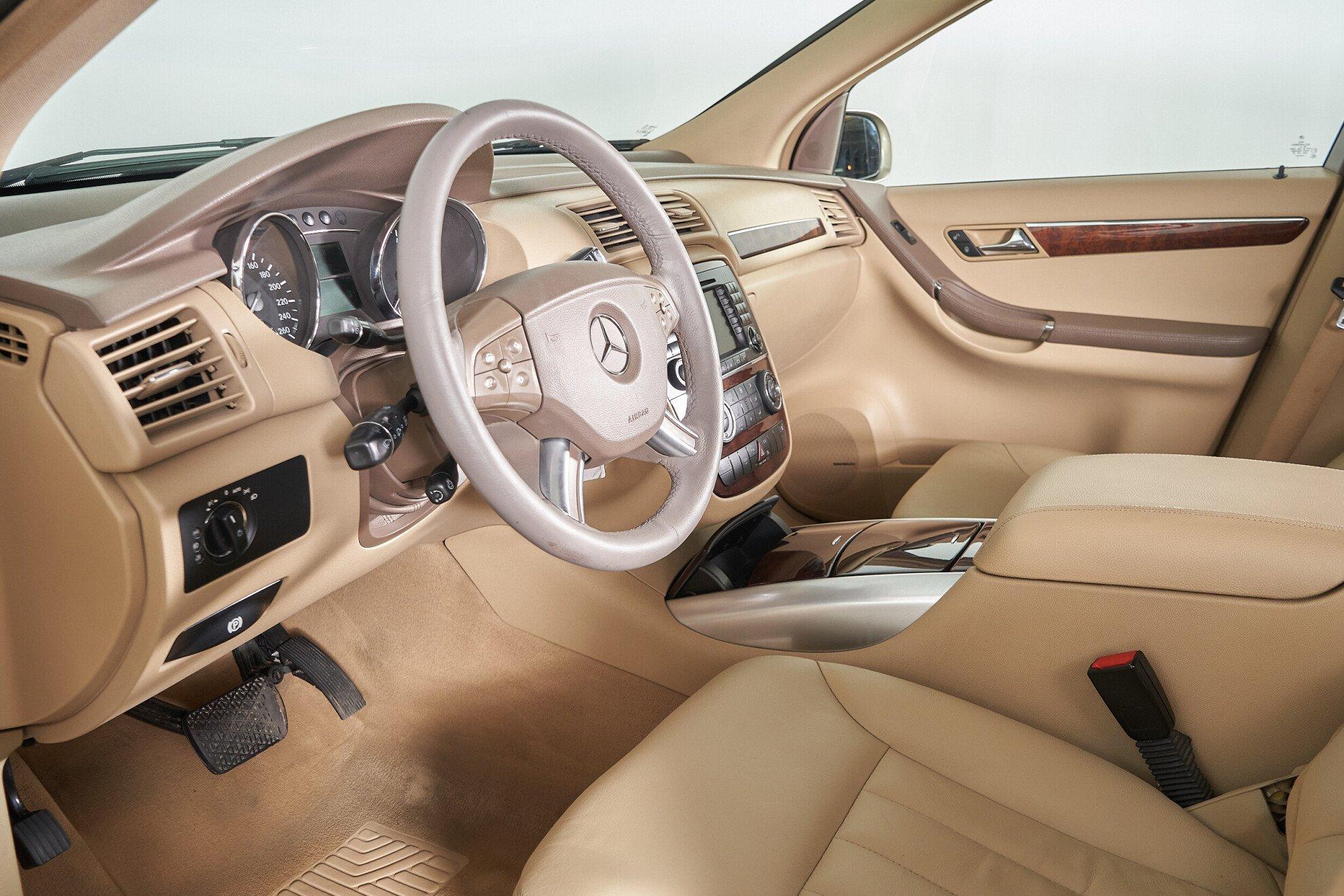 Mercedes-Benz R-Класс 2008, бежевый