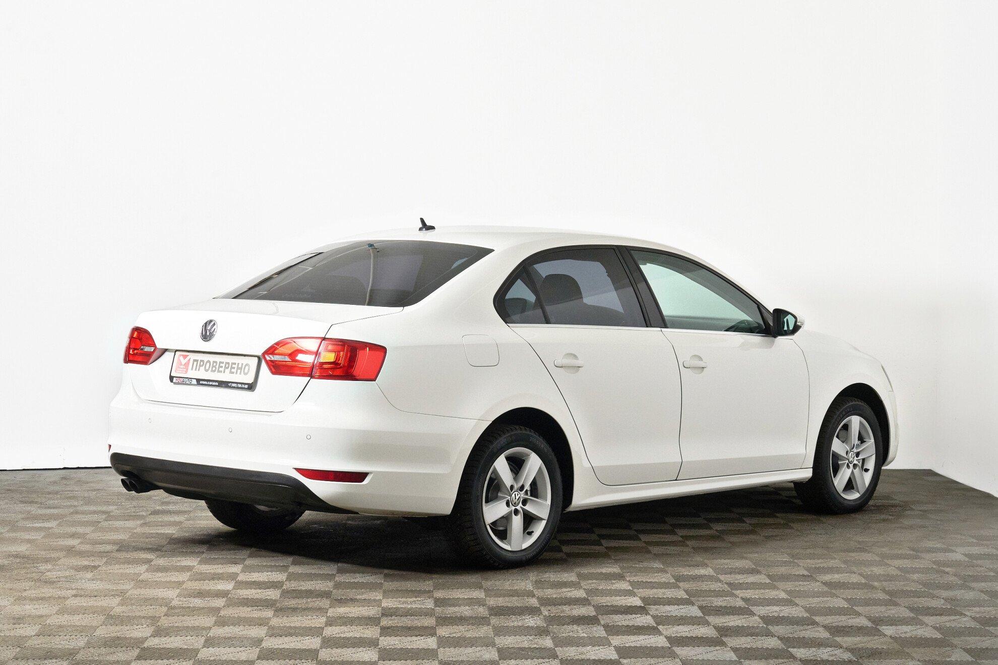 Volkswagen Jetta 2012, белый