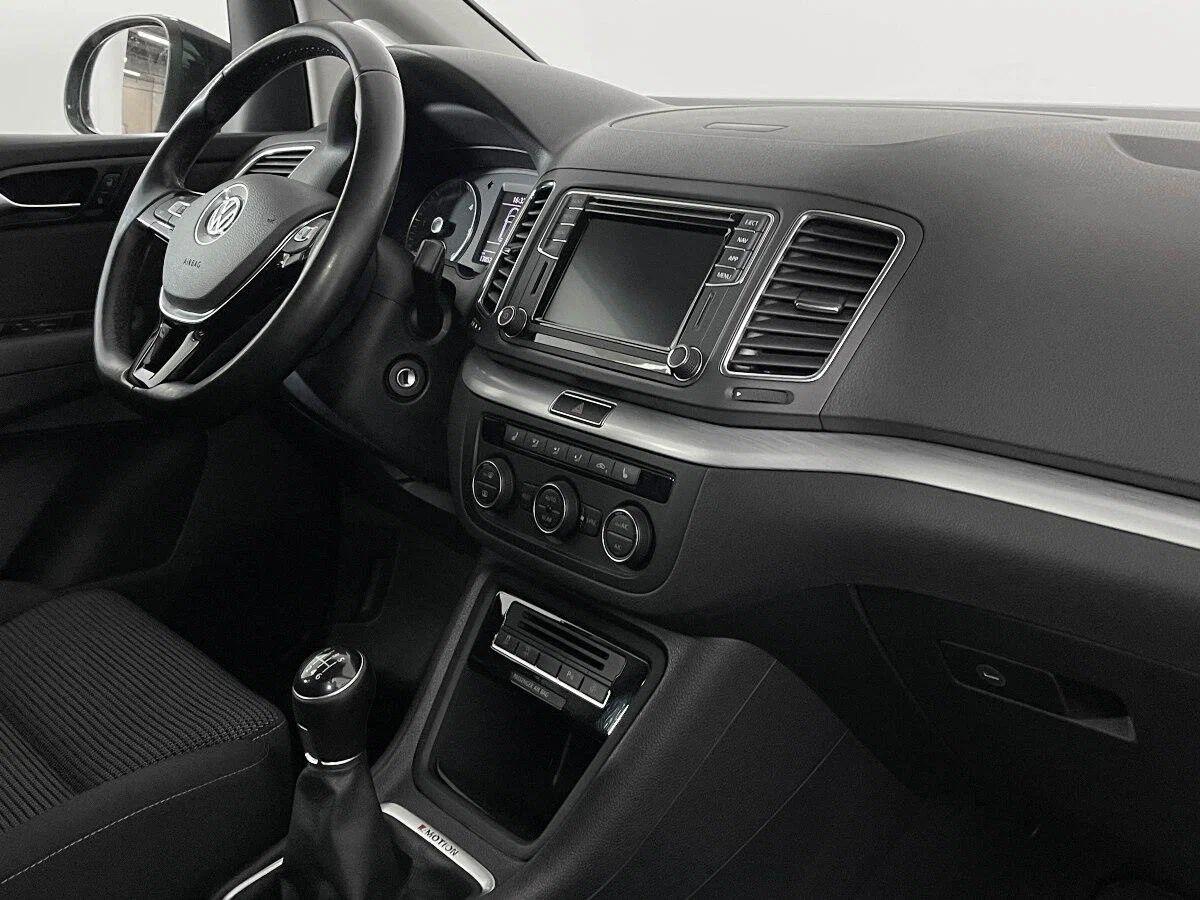 Volkswagen Sharan 2018, черный