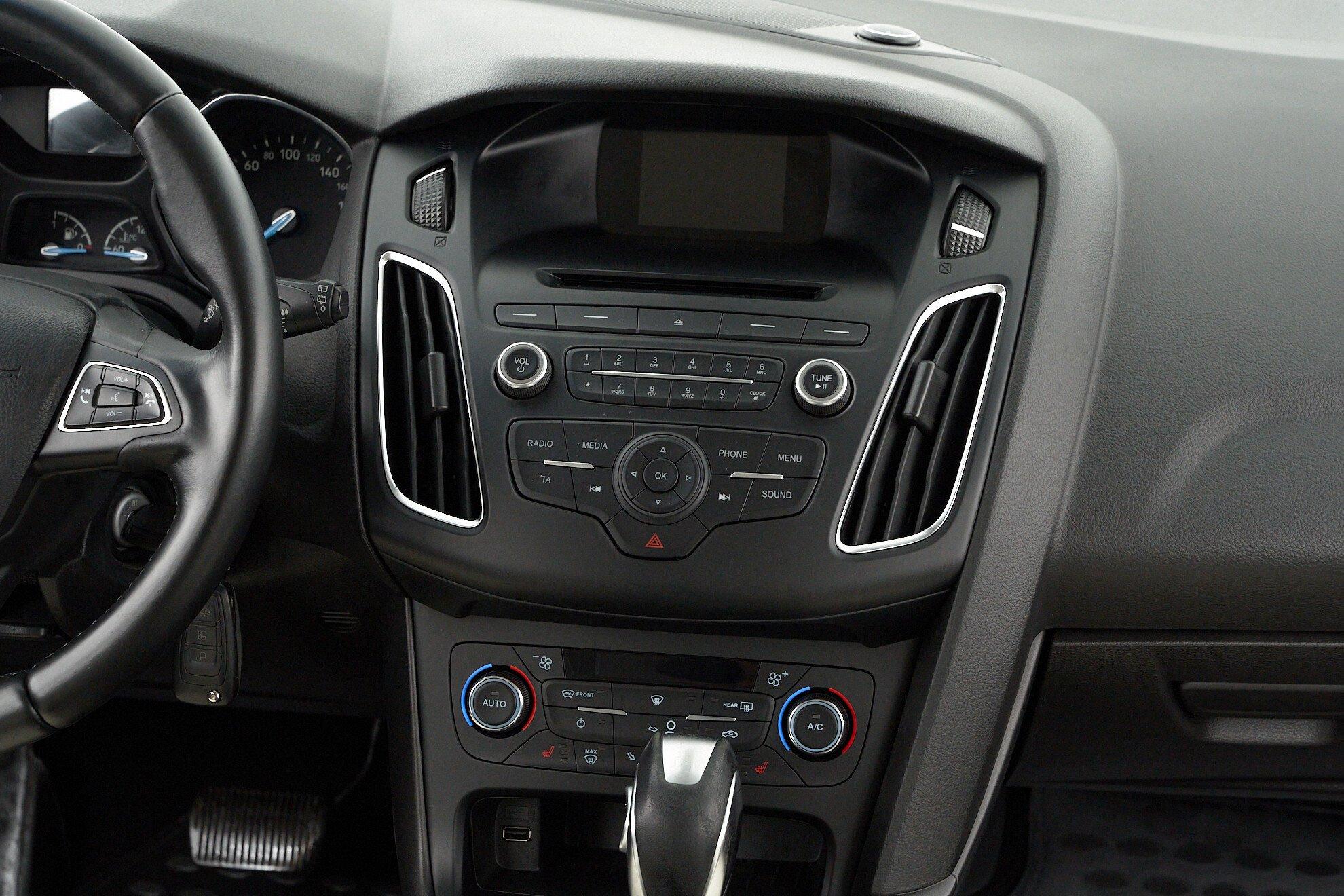 Ford Focus 2018, белый