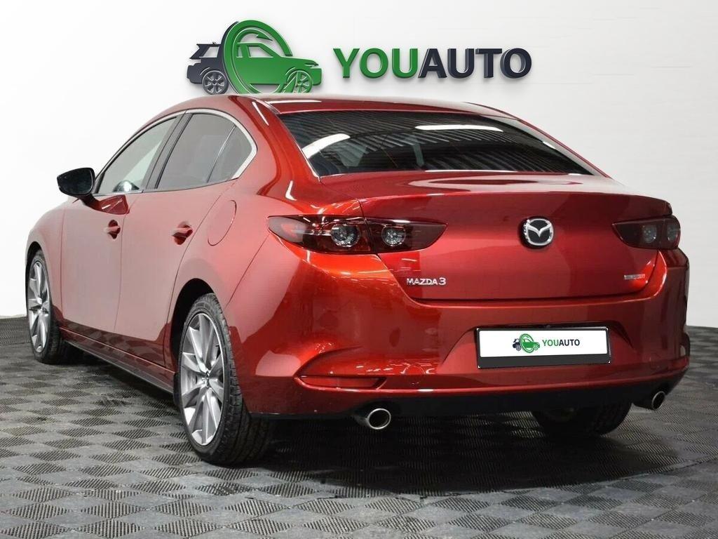 Mazda 3 2019, красный