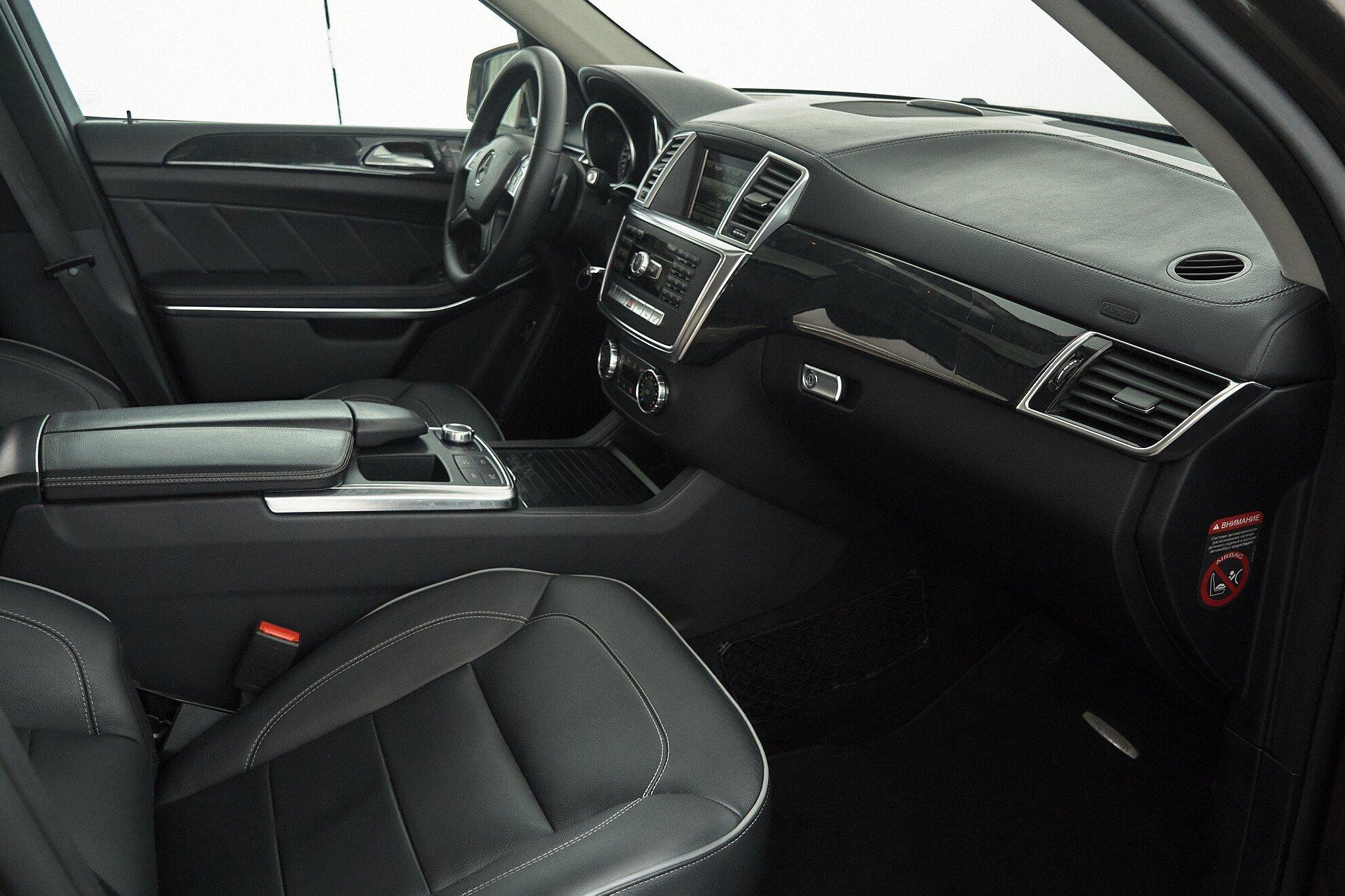 Mercedes-Benz GL-Класс 2015, коричневый