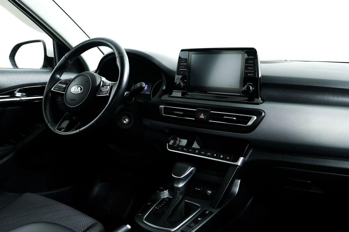 Kia Seltos 2021, оранжевый