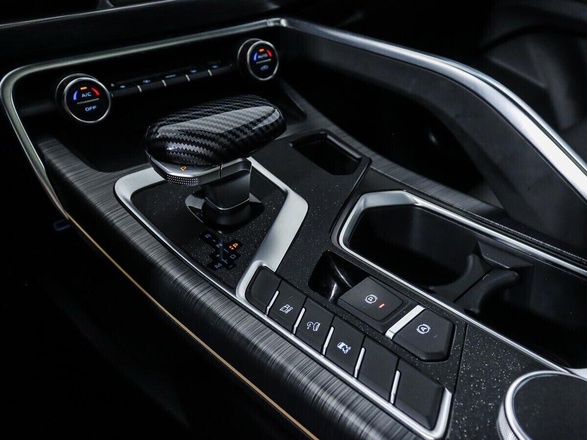 Geely Tugella 2020, белый