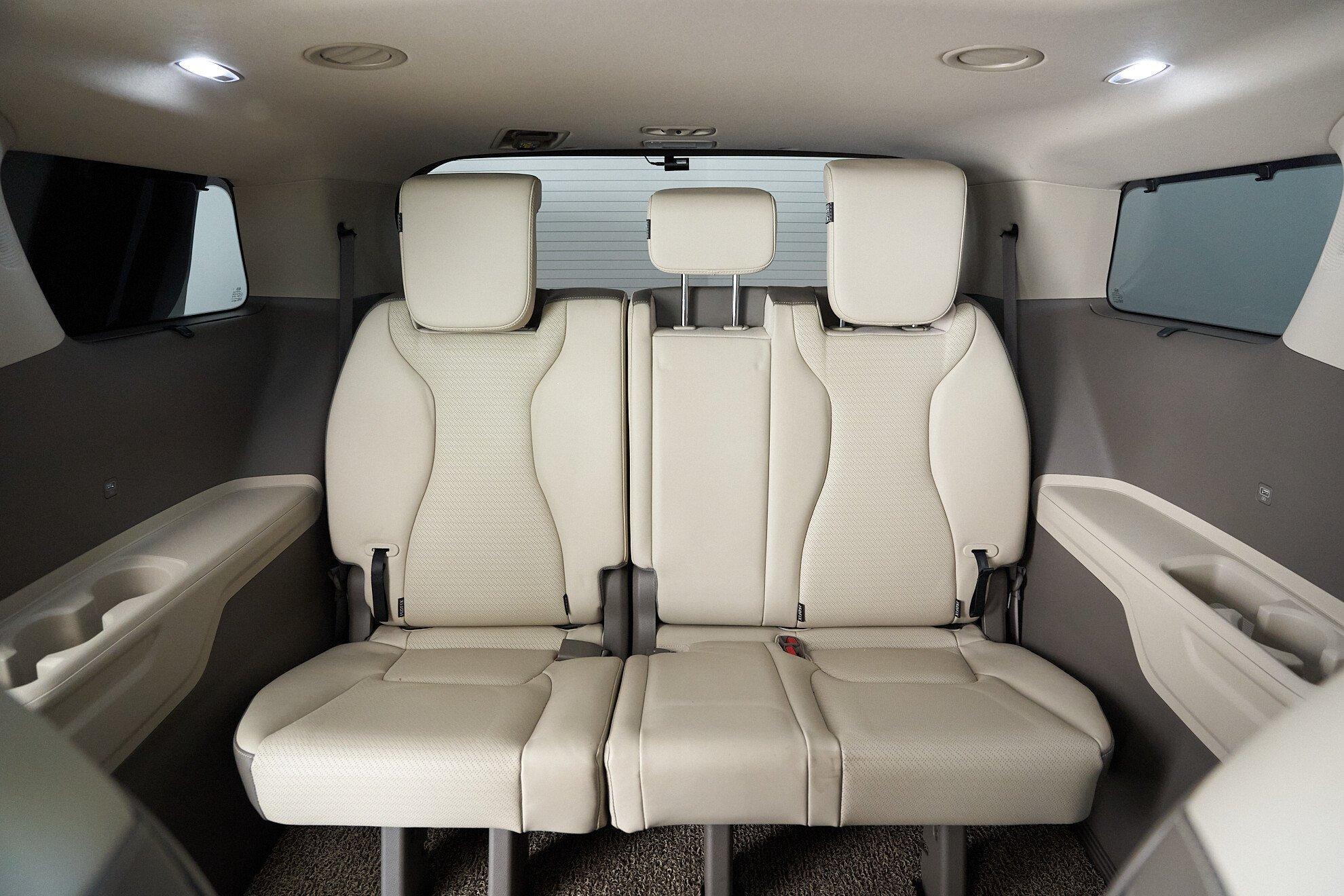 Kia Carnival 2023, белый