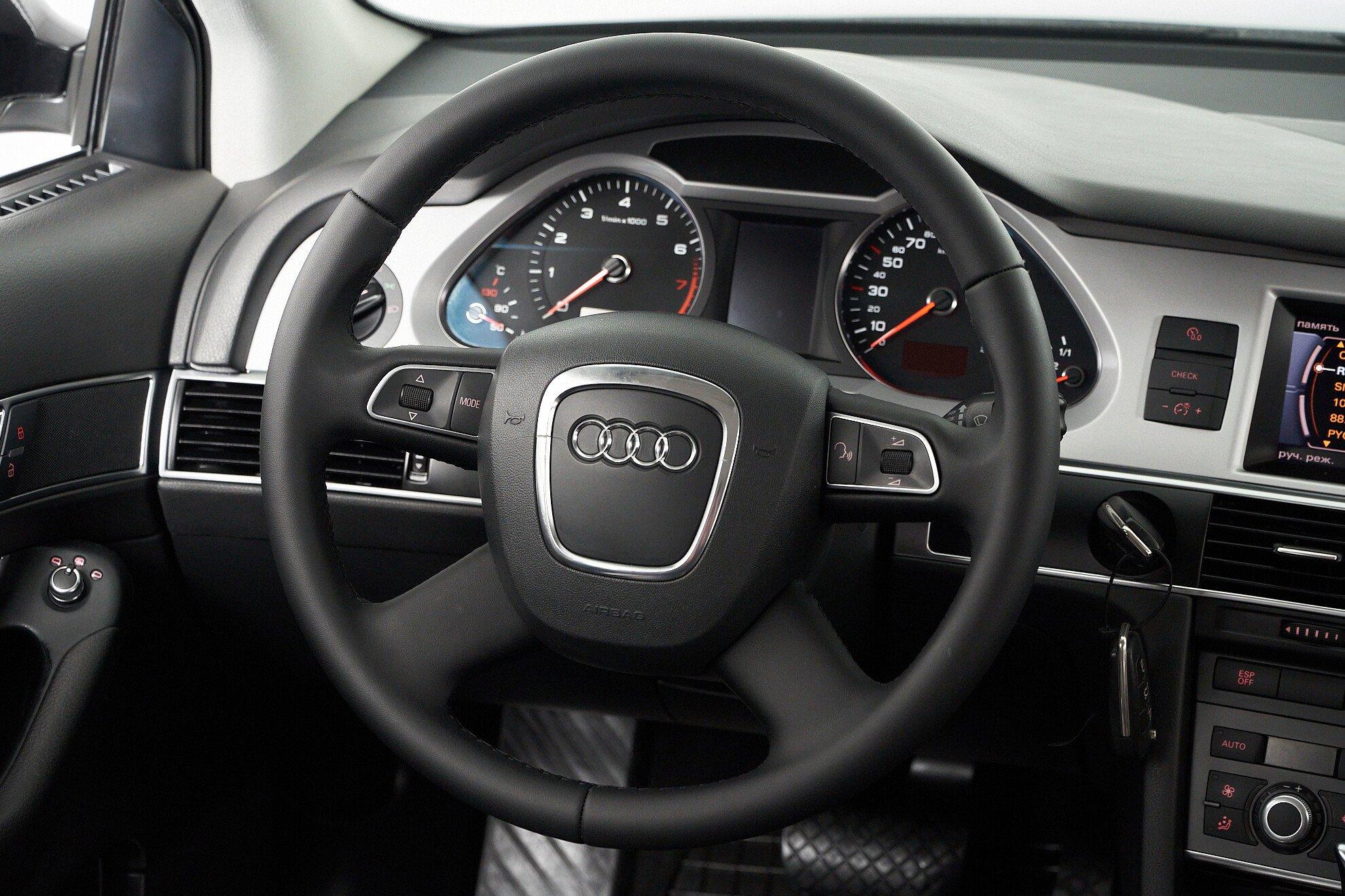 Audi A6 2010, черный